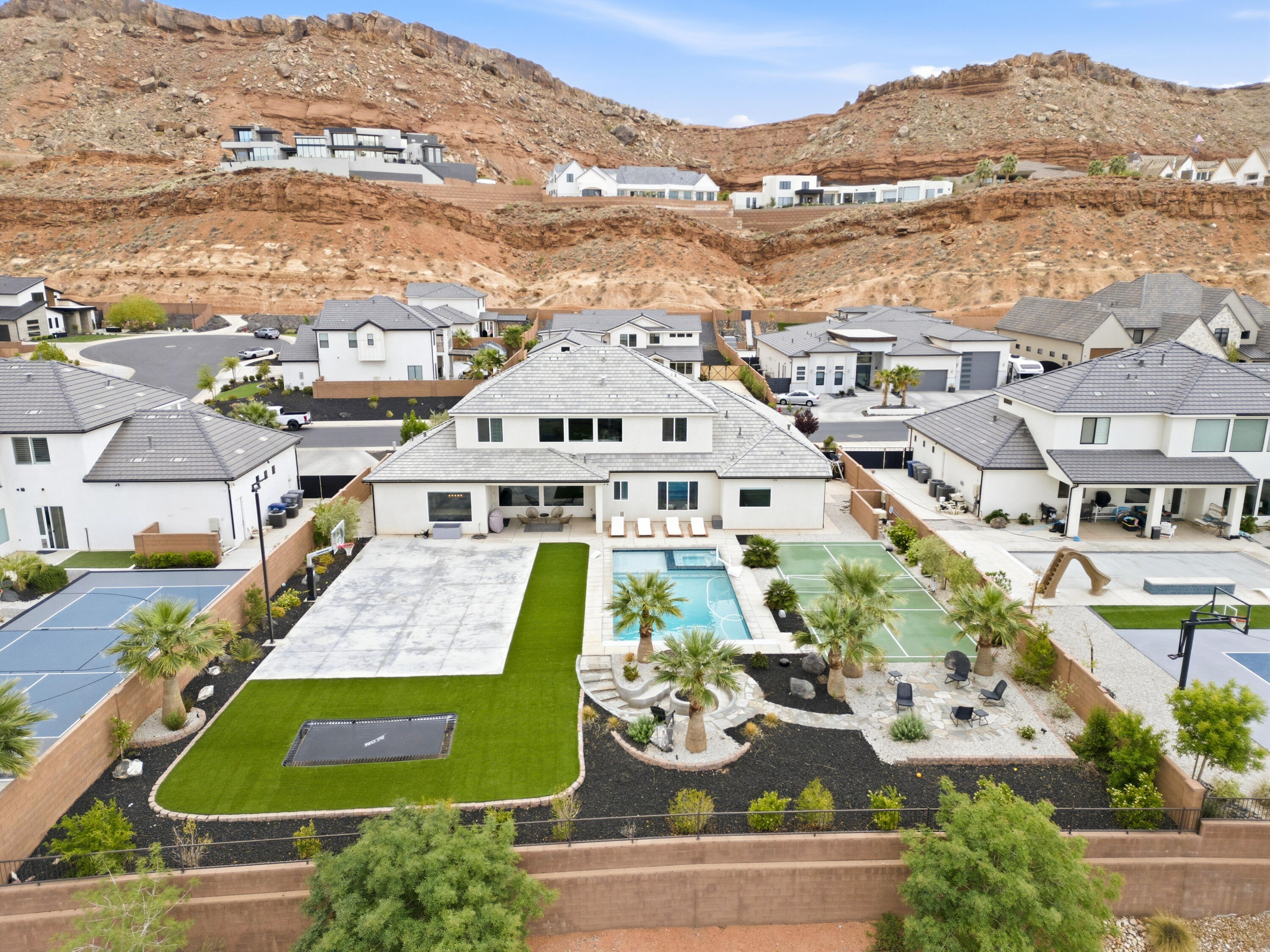 MAPLE ESTATES - Residential