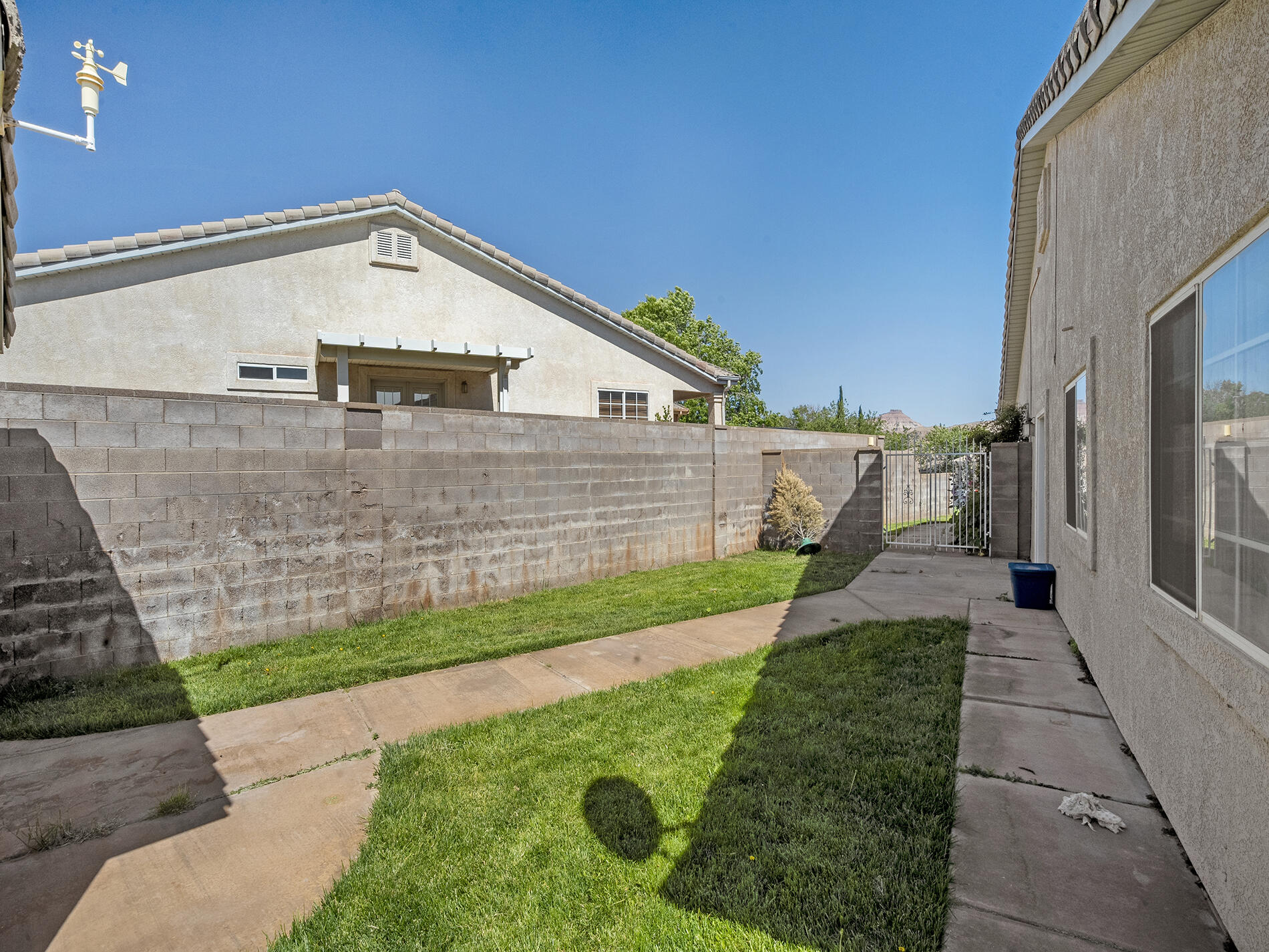 SANTA FE HILLS - Residential