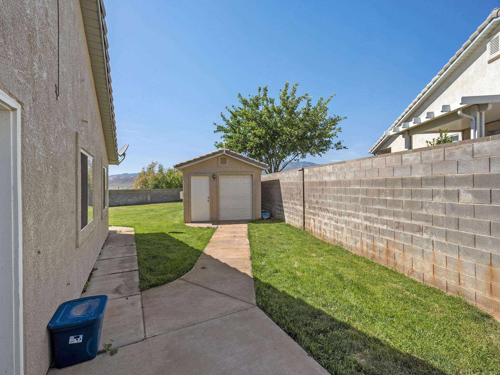 SANTA FE HILLS - Residential