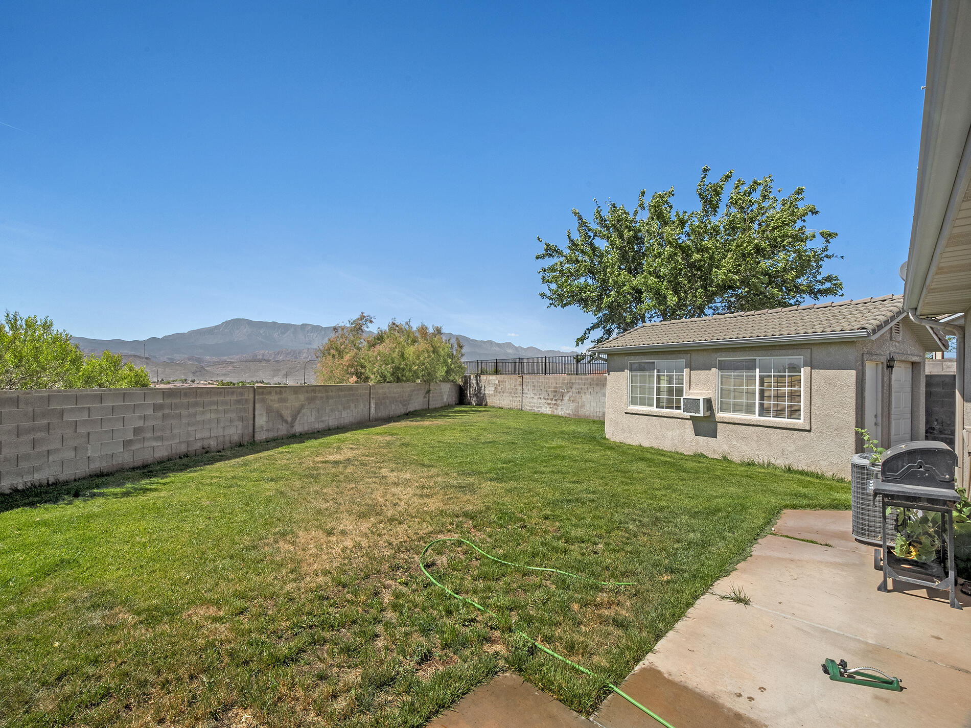 SANTA FE HILLS - Residential