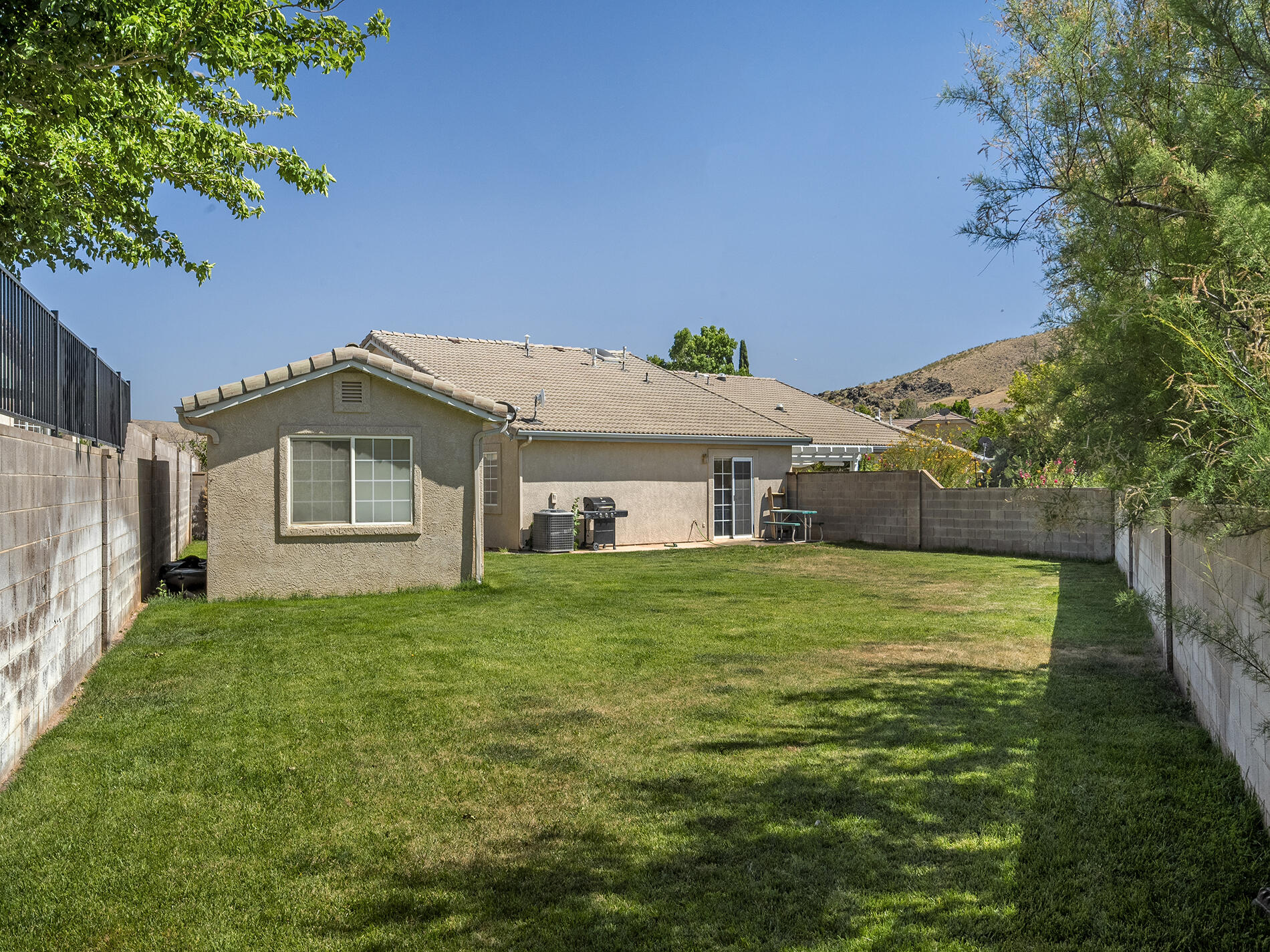 SANTA FE HILLS - Residential