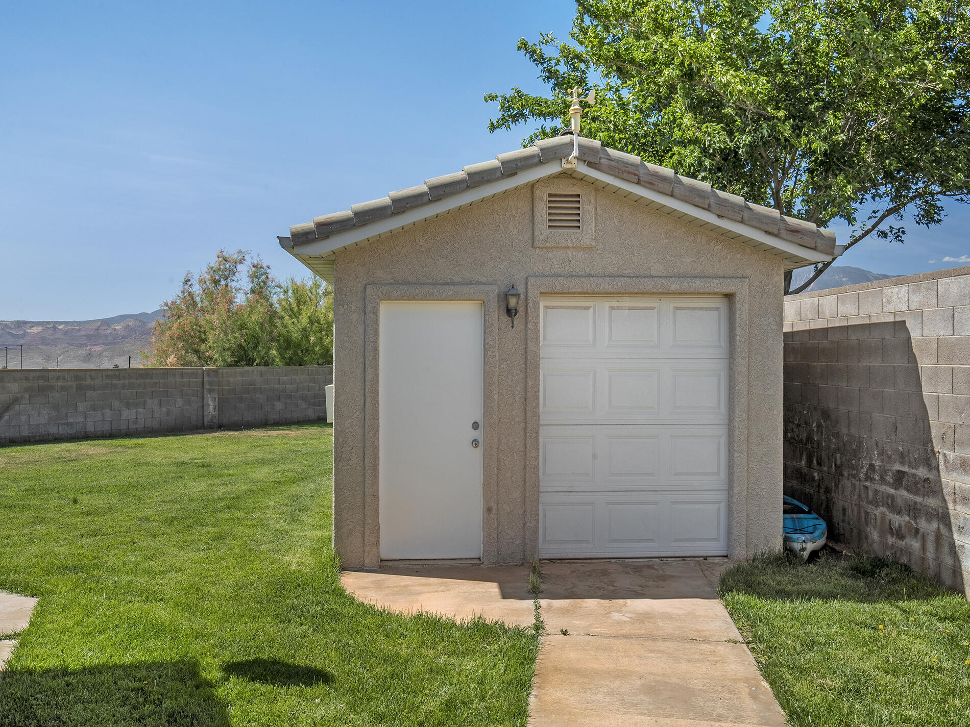 SANTA FE HILLS - Residential