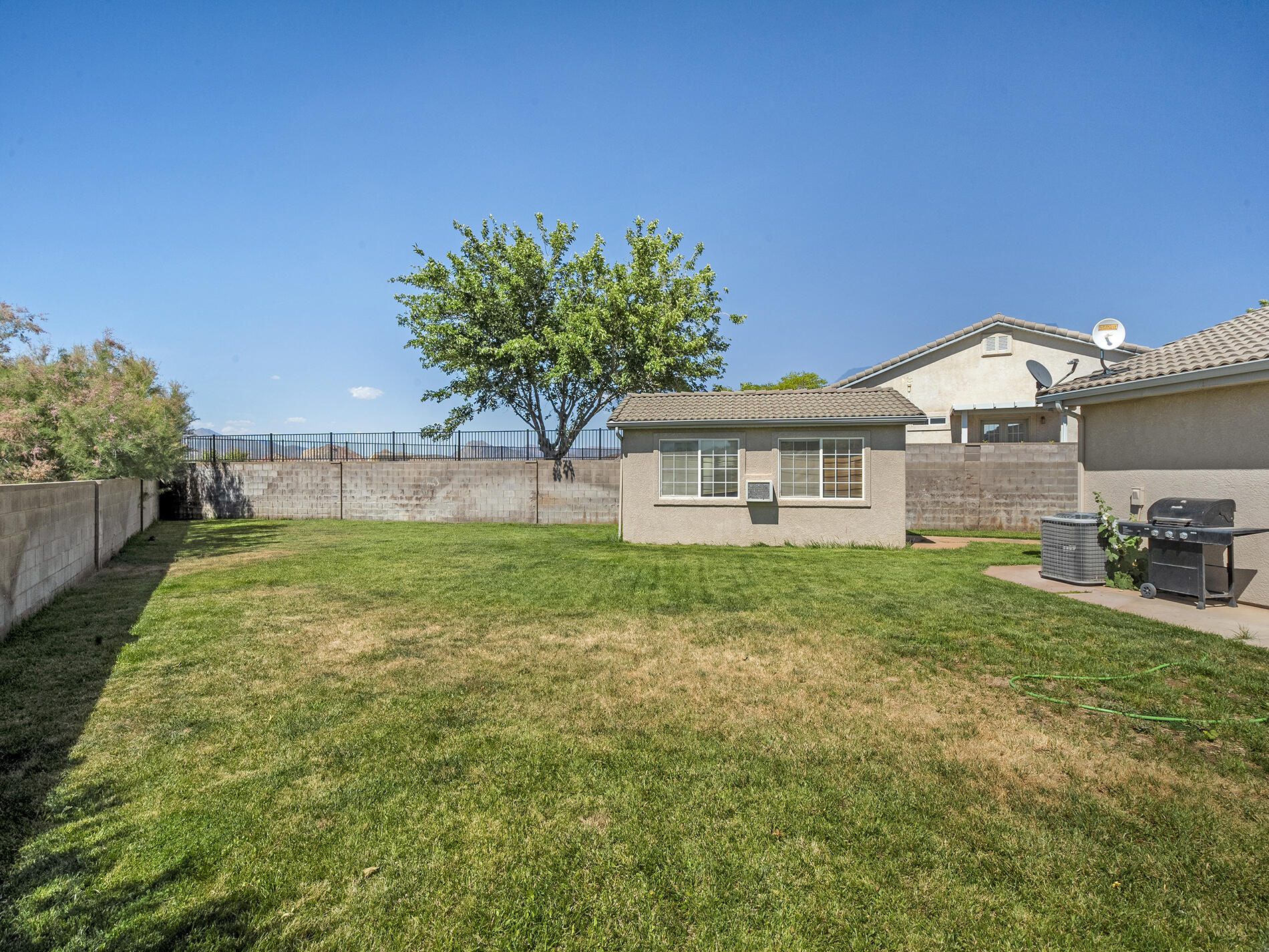 SANTA FE HILLS - Residential
