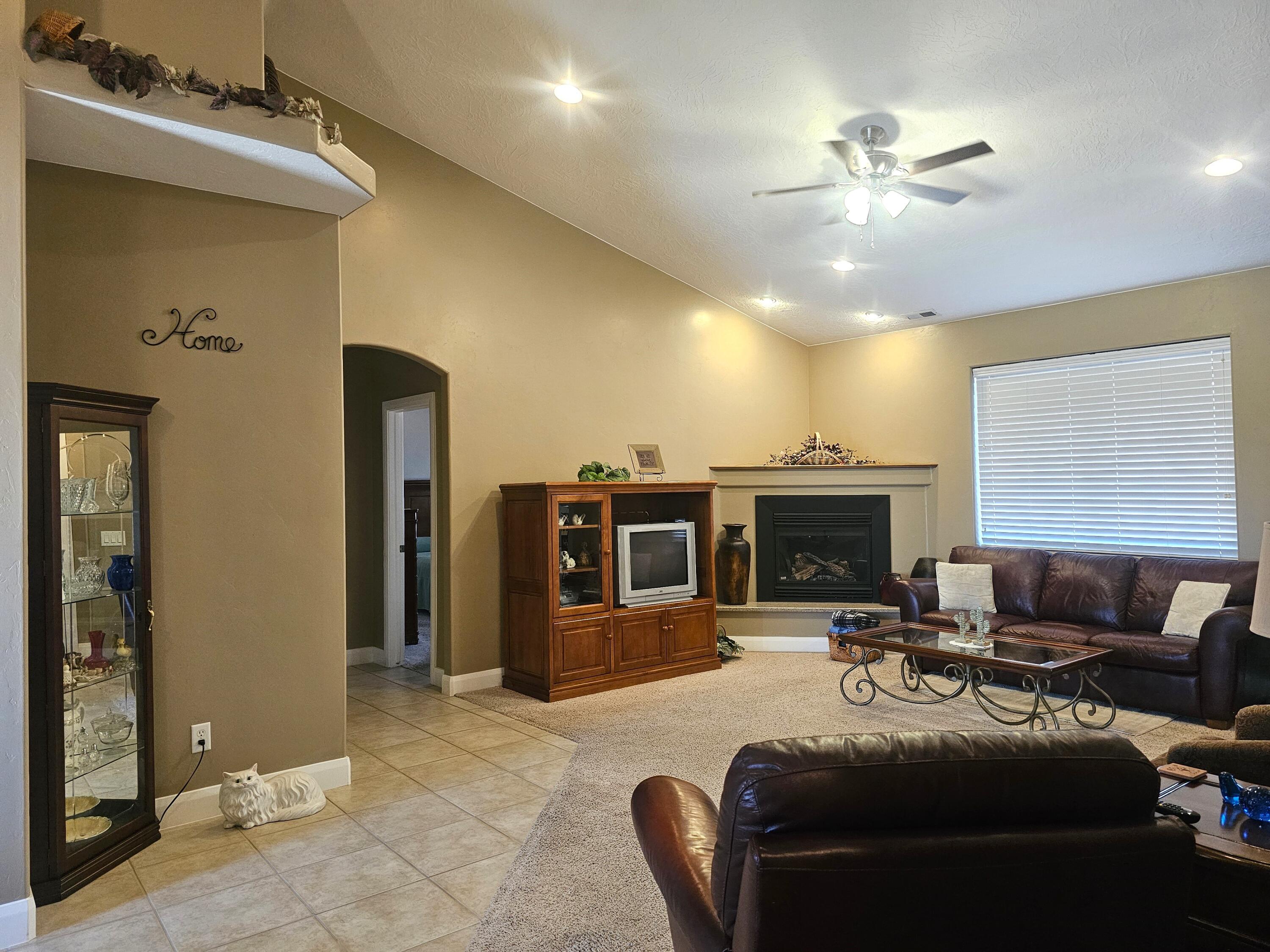 COBBLESTONE FIELDS (H) - Residential