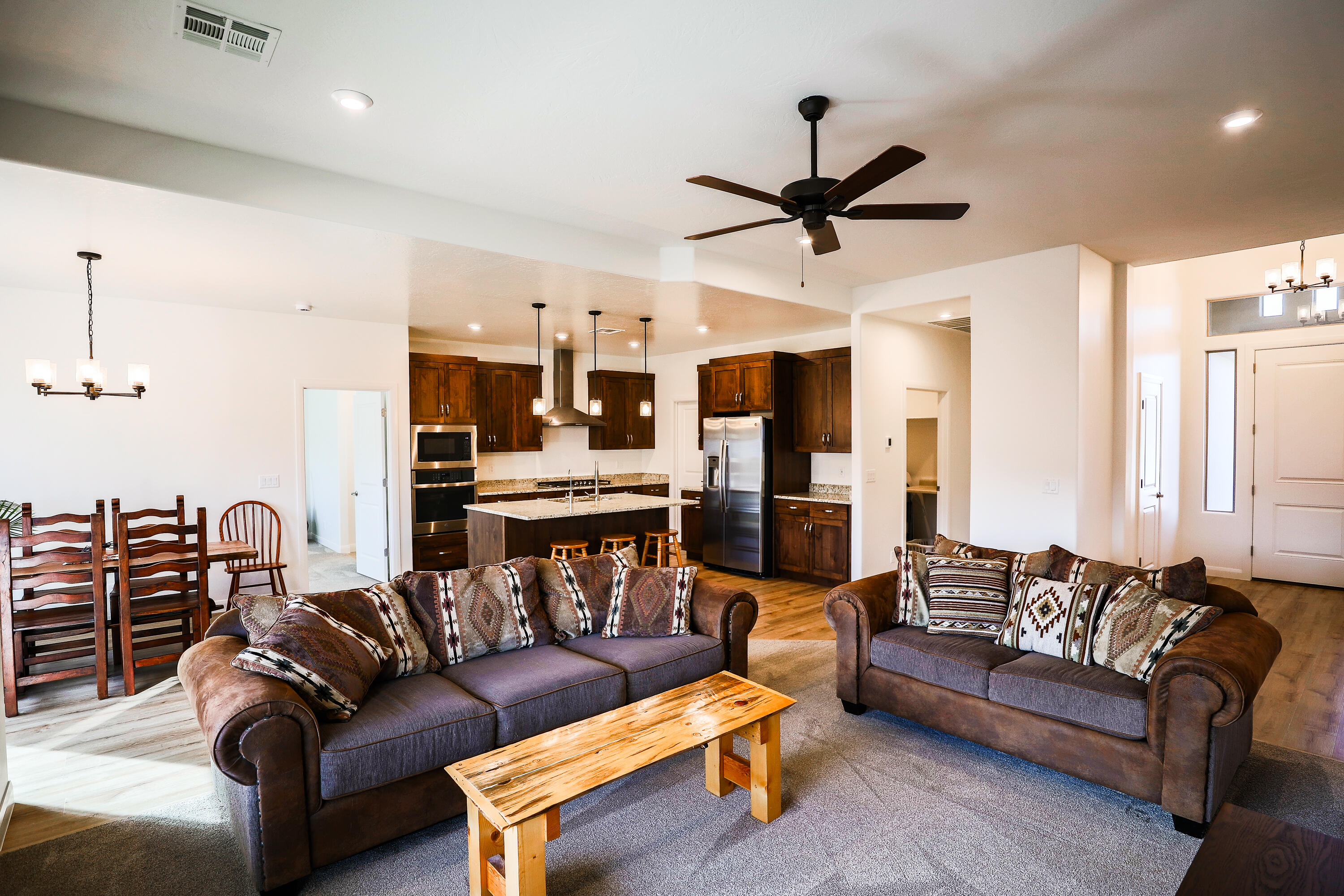 VARANO VISTAS AT DIVARIO - Residential