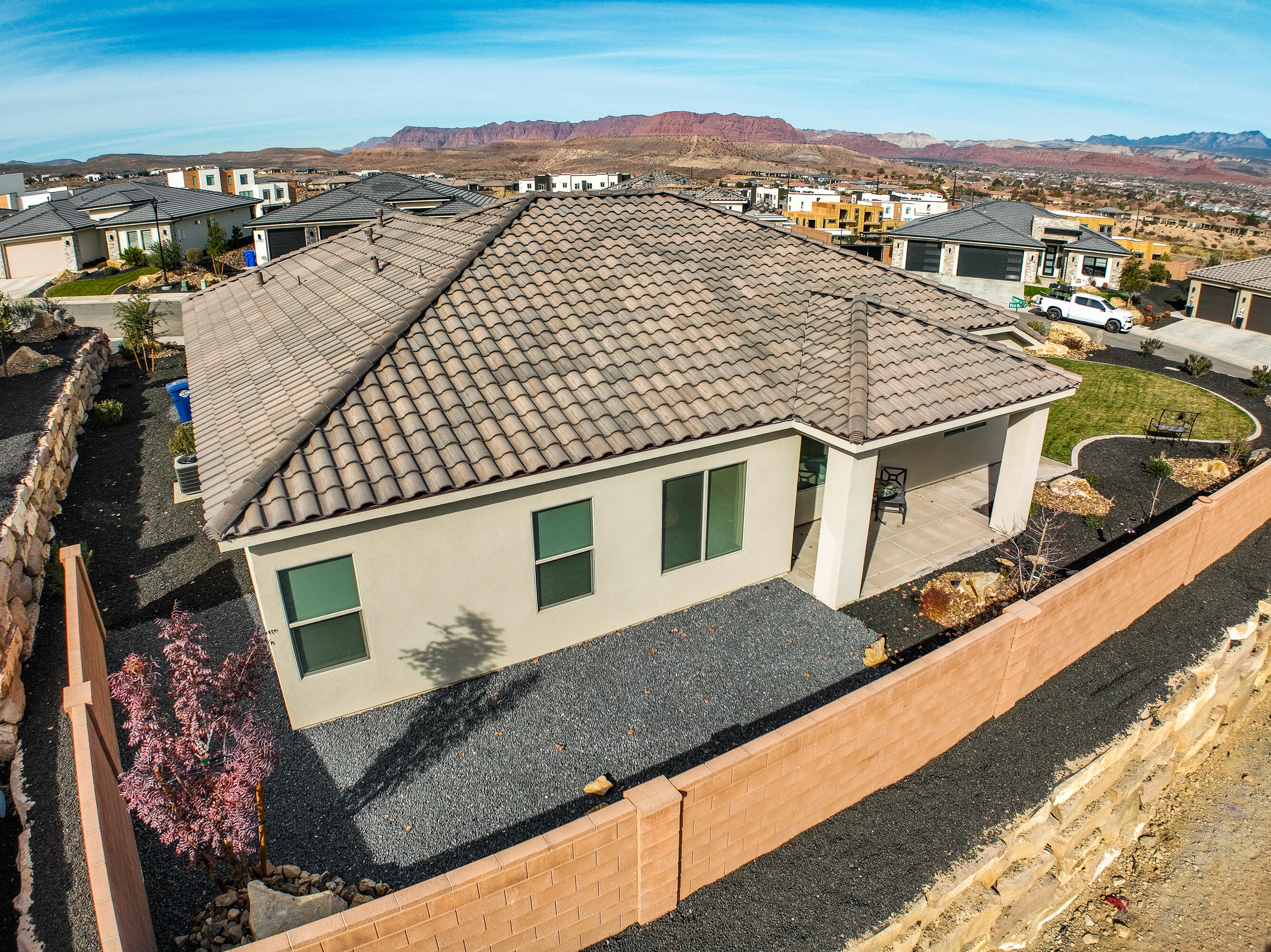 VARANO VISTAS AT DIVARIO - Residential