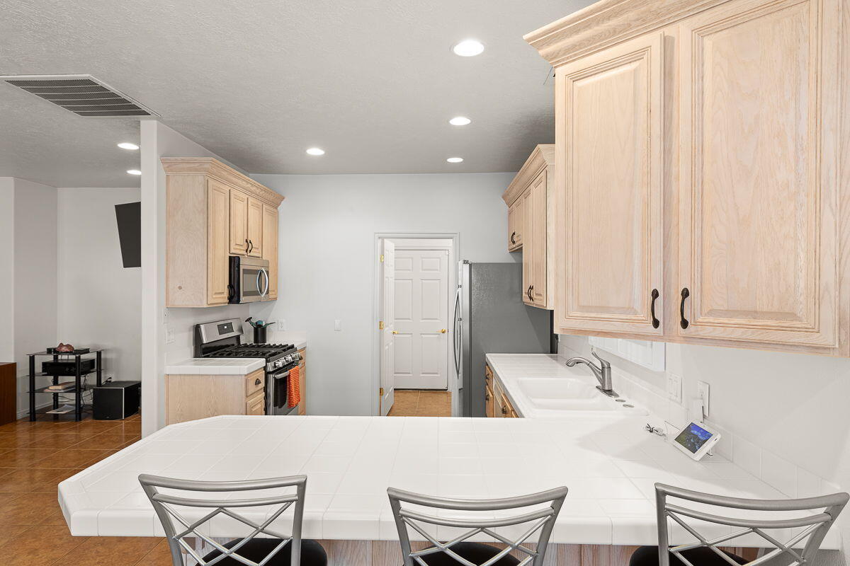 RIDGEPOINTE - Residential