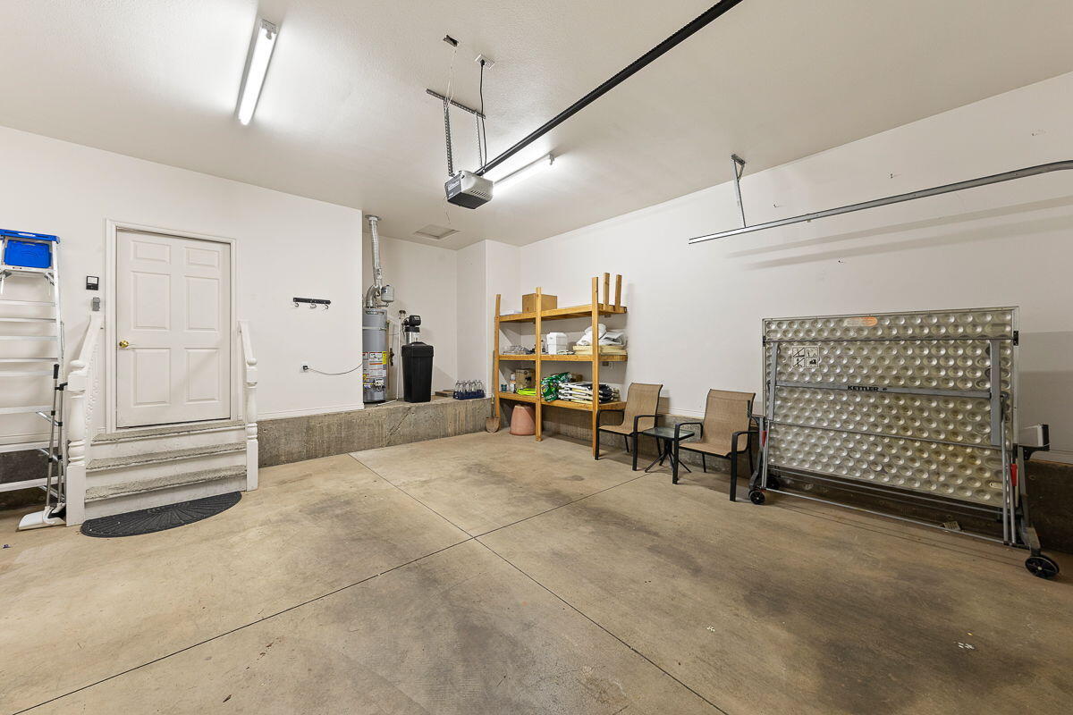 RIDGEPOINTE - Residential