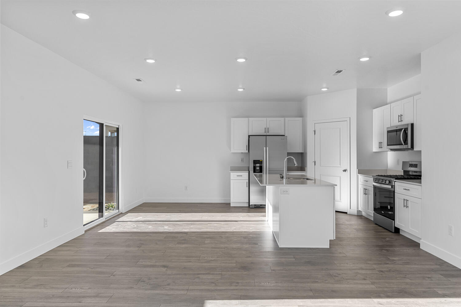 STANDING ROCK EAST AT LONG VALLEY - Residential