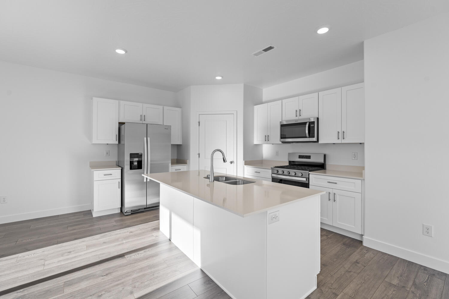 STANDING ROCK EAST AT LONG VALLEY - Residential