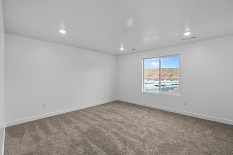 Tiny photo for 1894 S Queens Garden 4276 #4276, Washington, UT 84780 (MLS # 26-273261)