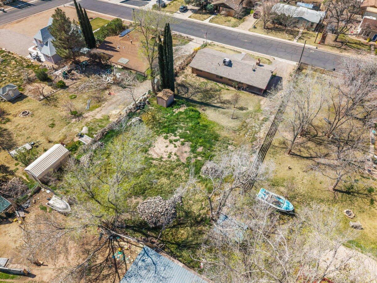 LAVERKIN TOWNSITE AND FIELD - Residential