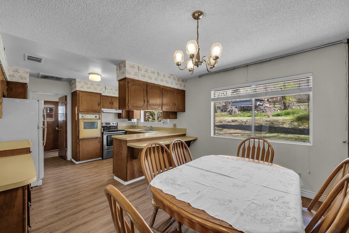 LAVERKIN TOWNSITE AND FIELD - Residential