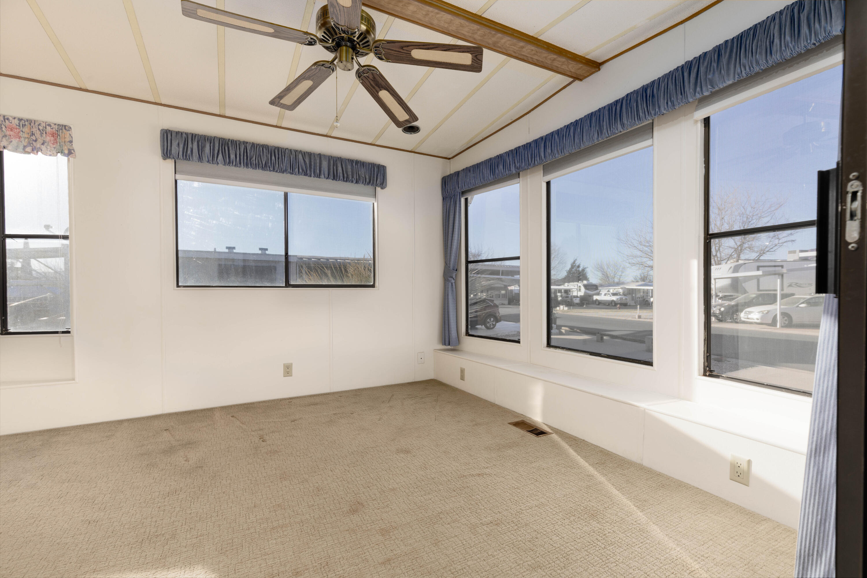 DIXIE DOWNS RV RESORT - Residential