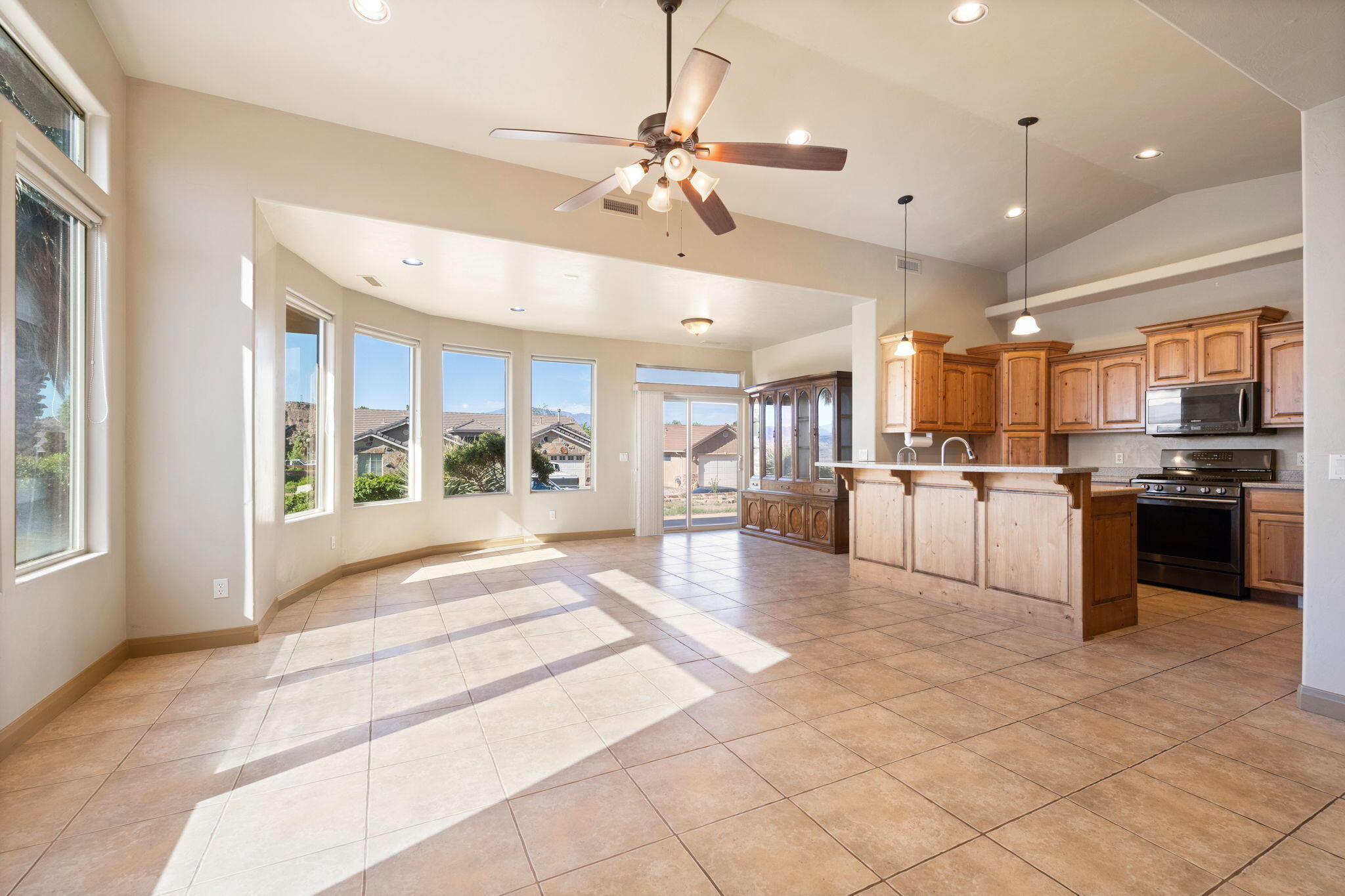 DESERT HILLS - Residential