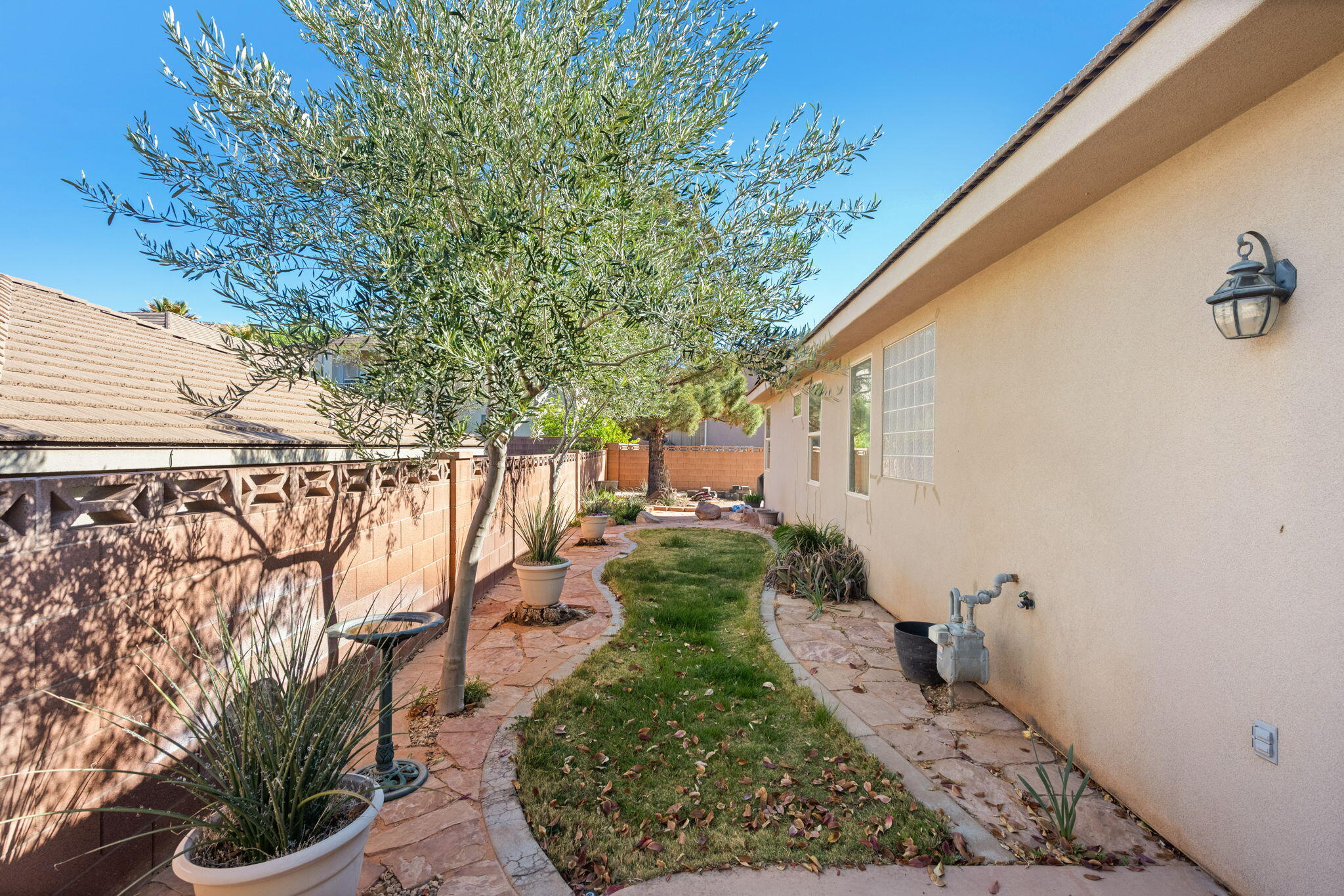 DESERT HILLS - Residential