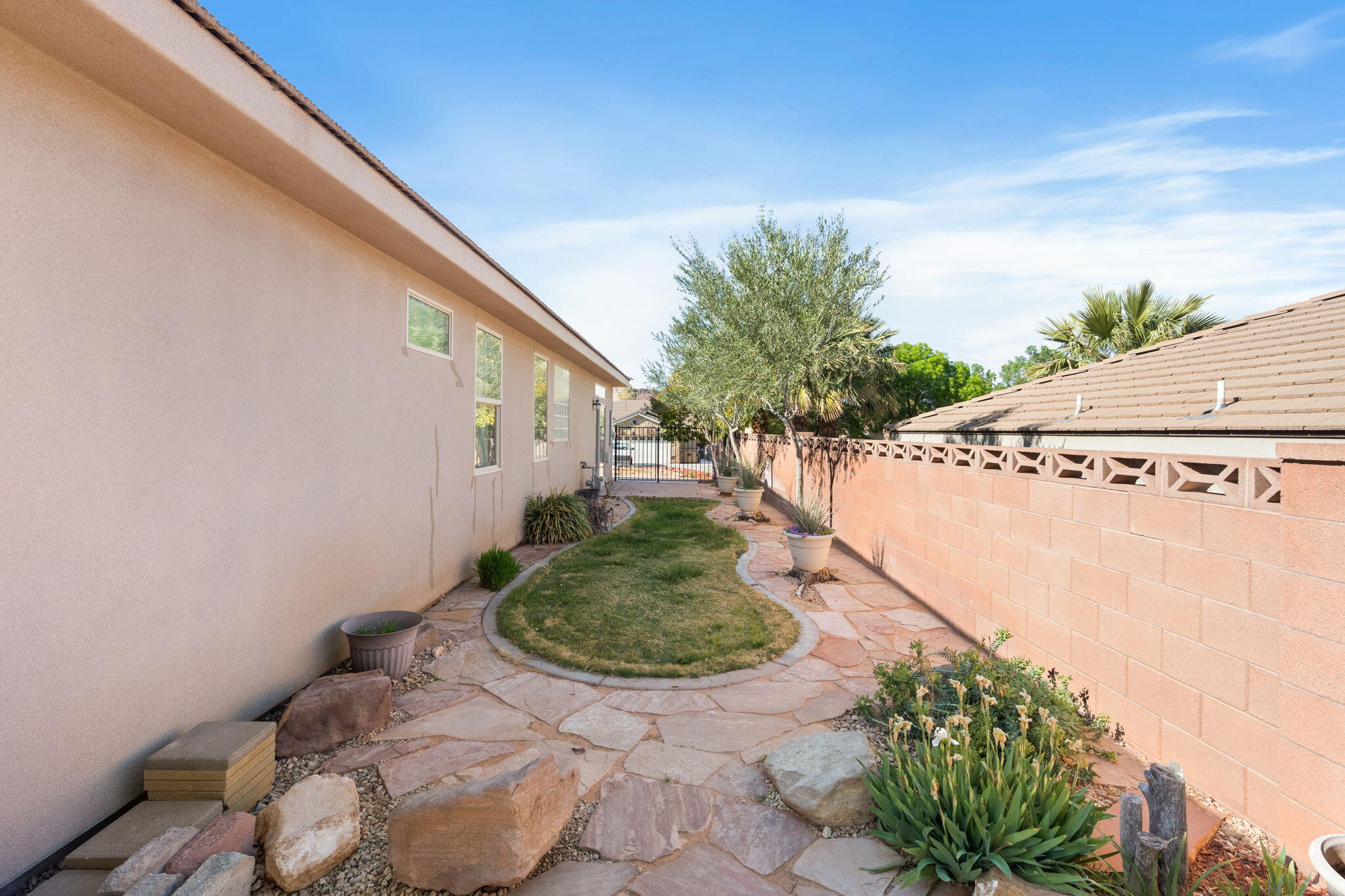 DESERT HILLS - Residential