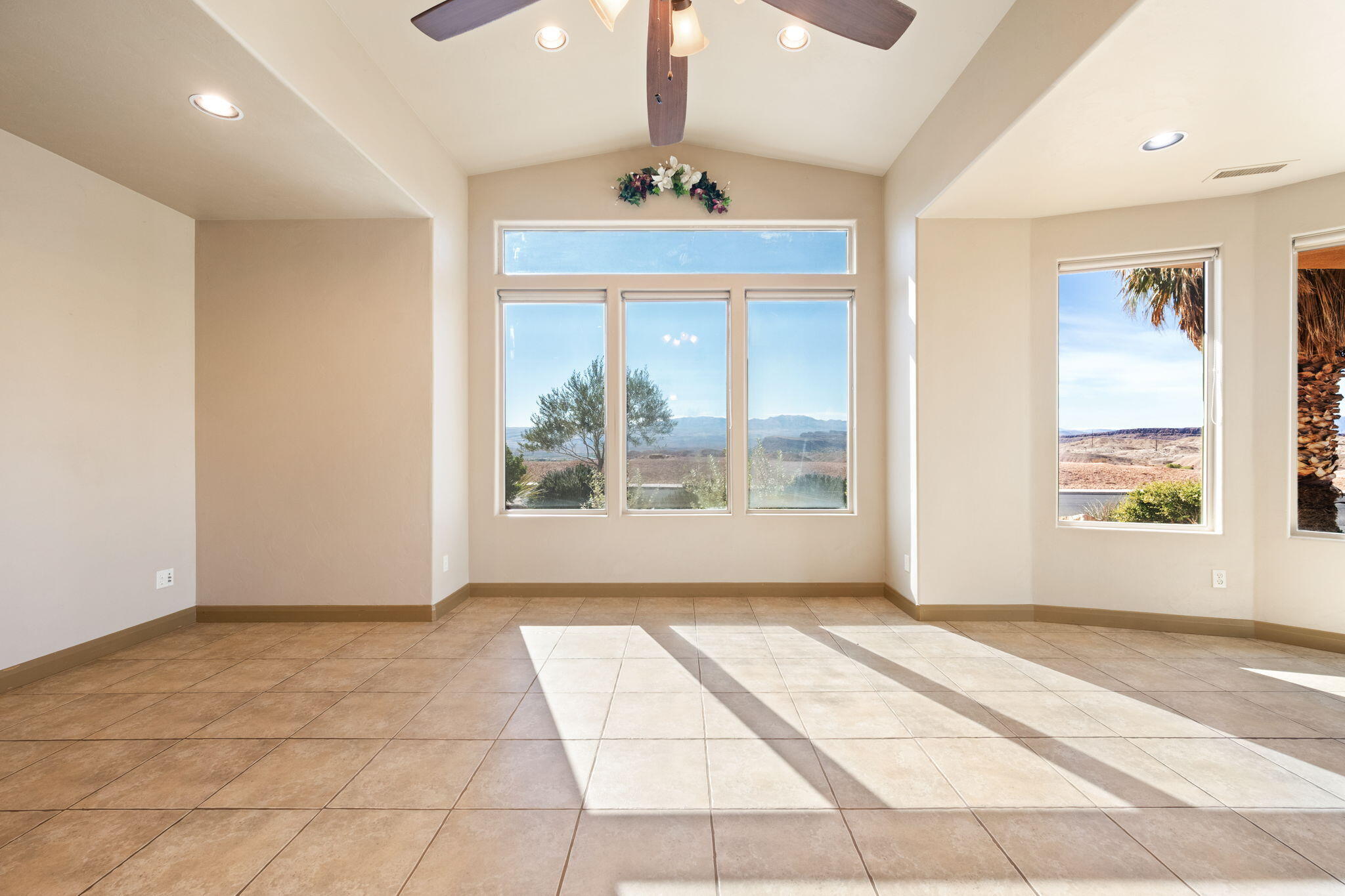 DESERT HILLS - Residential