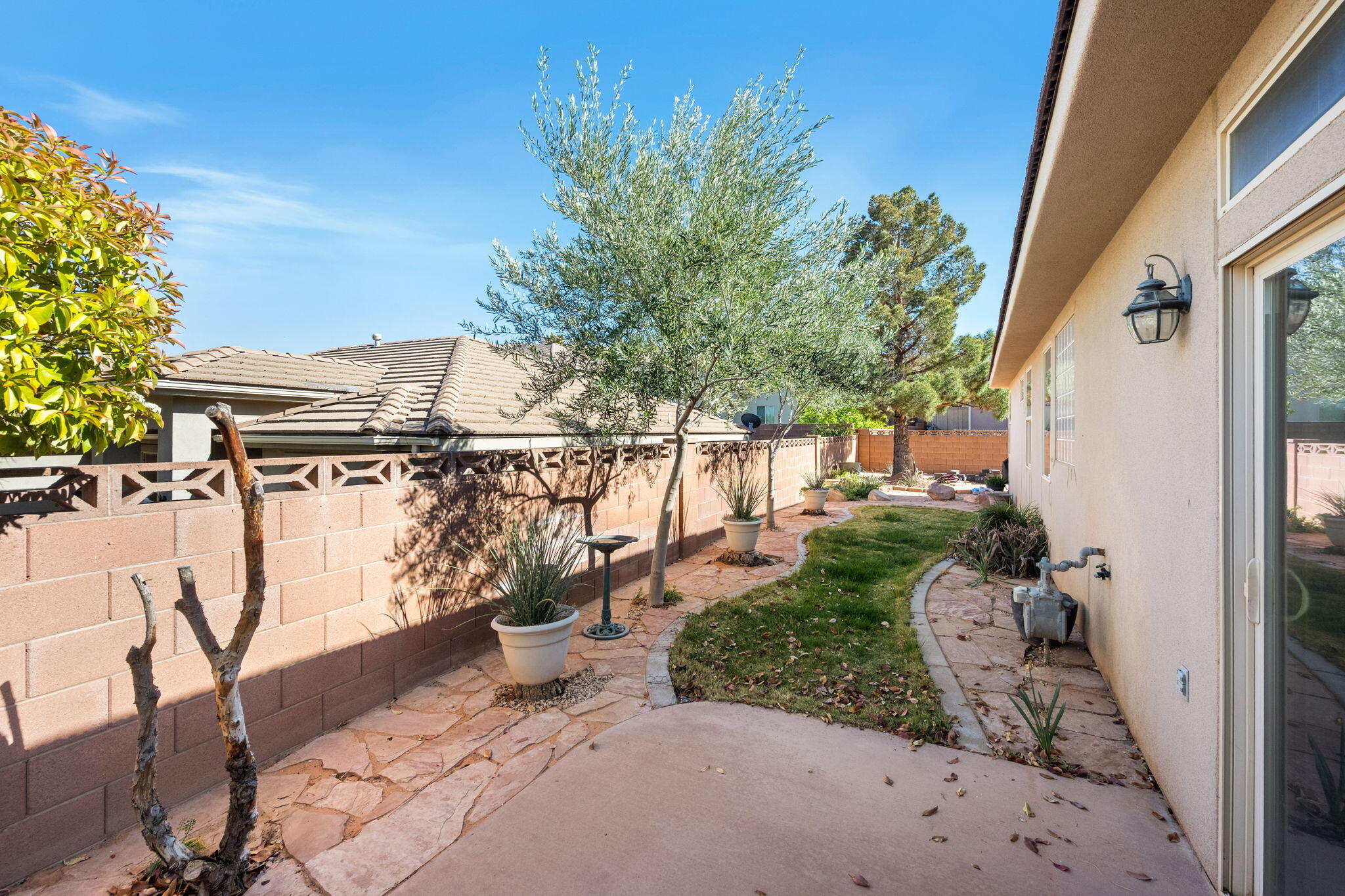 DESERT HILLS - Residential