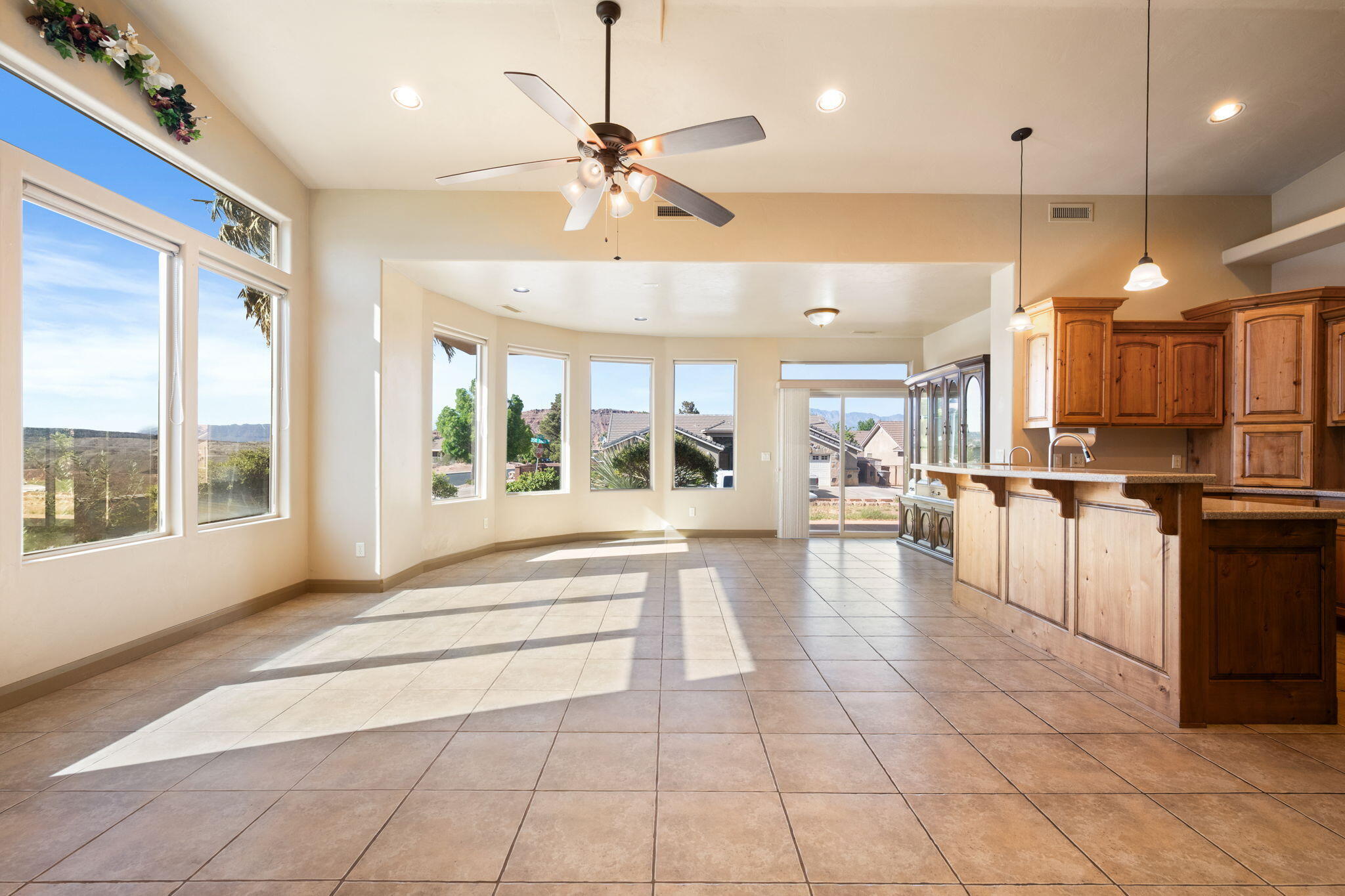 DESERT HILLS - Residential