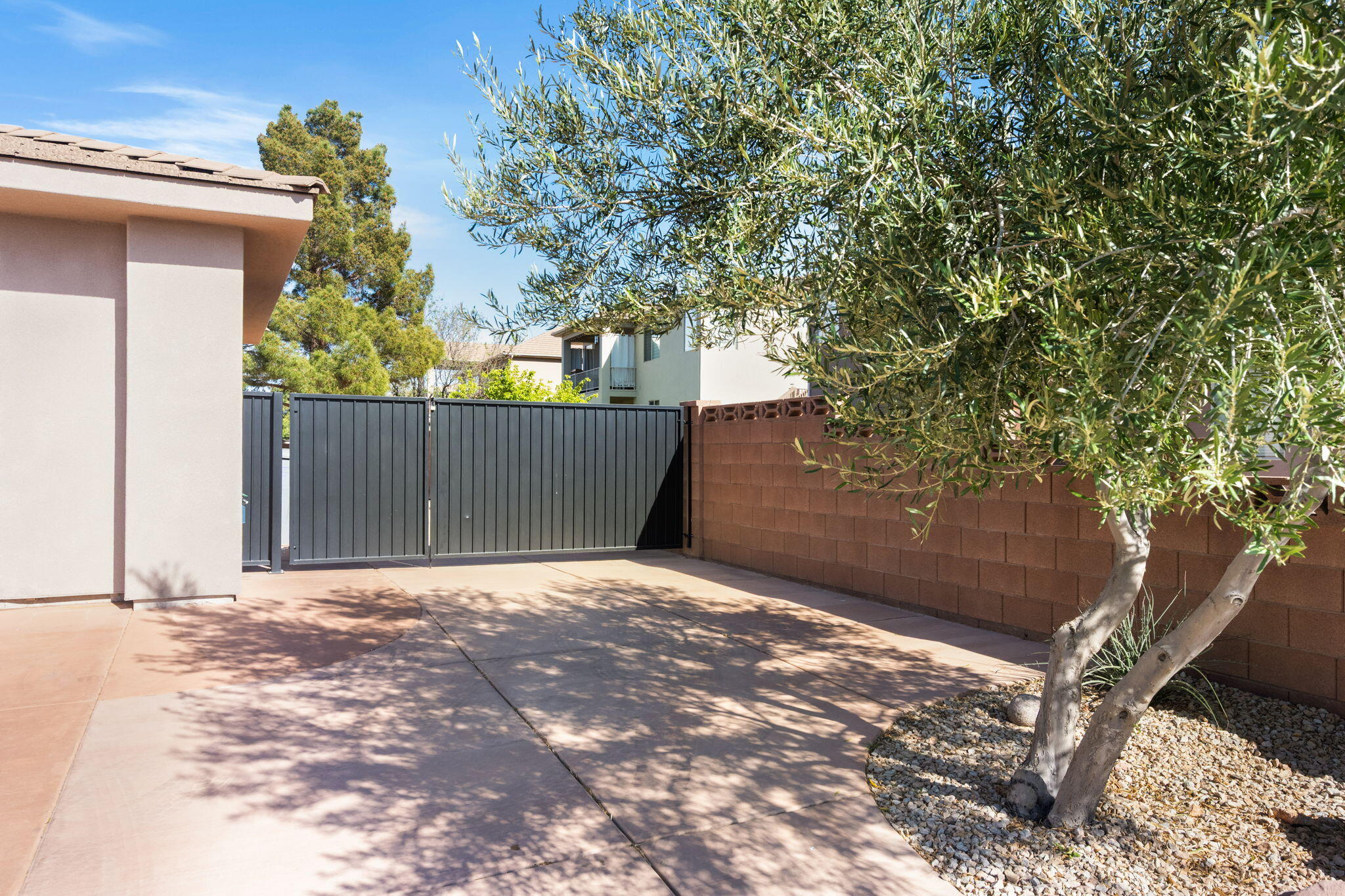 DESERT HILLS - Residential