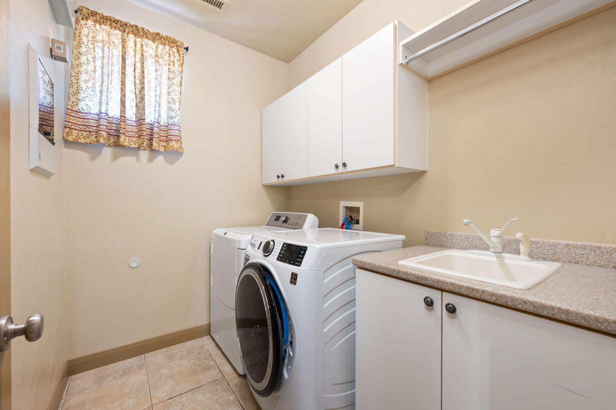 DESERT HILLS - Residential