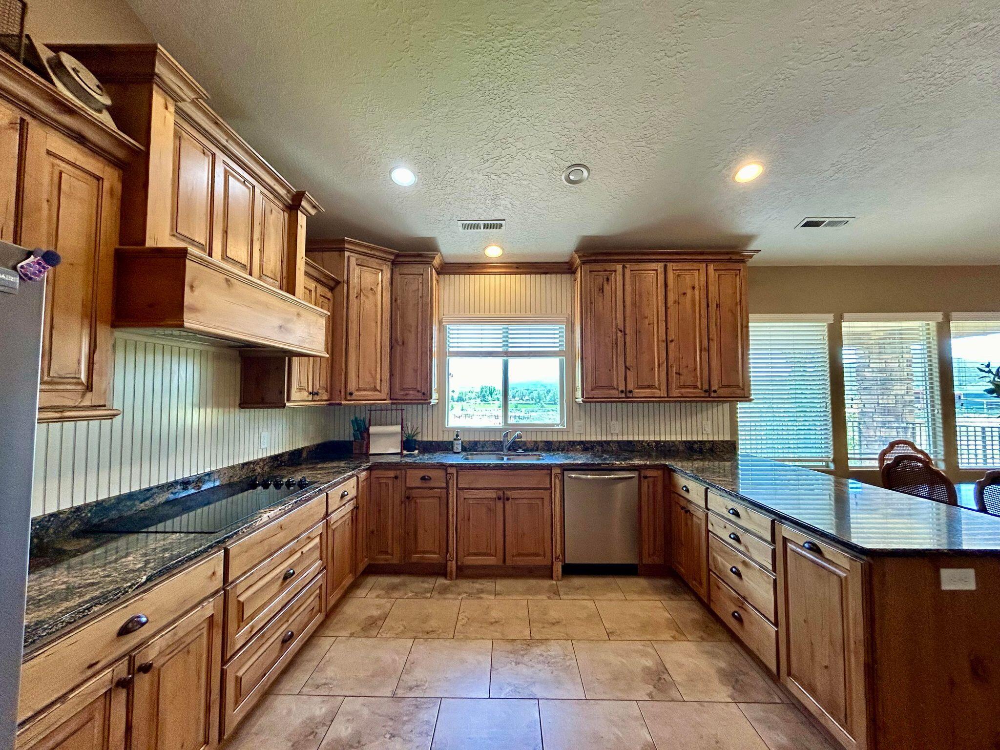 NORTH HILL ESTATES - Residential