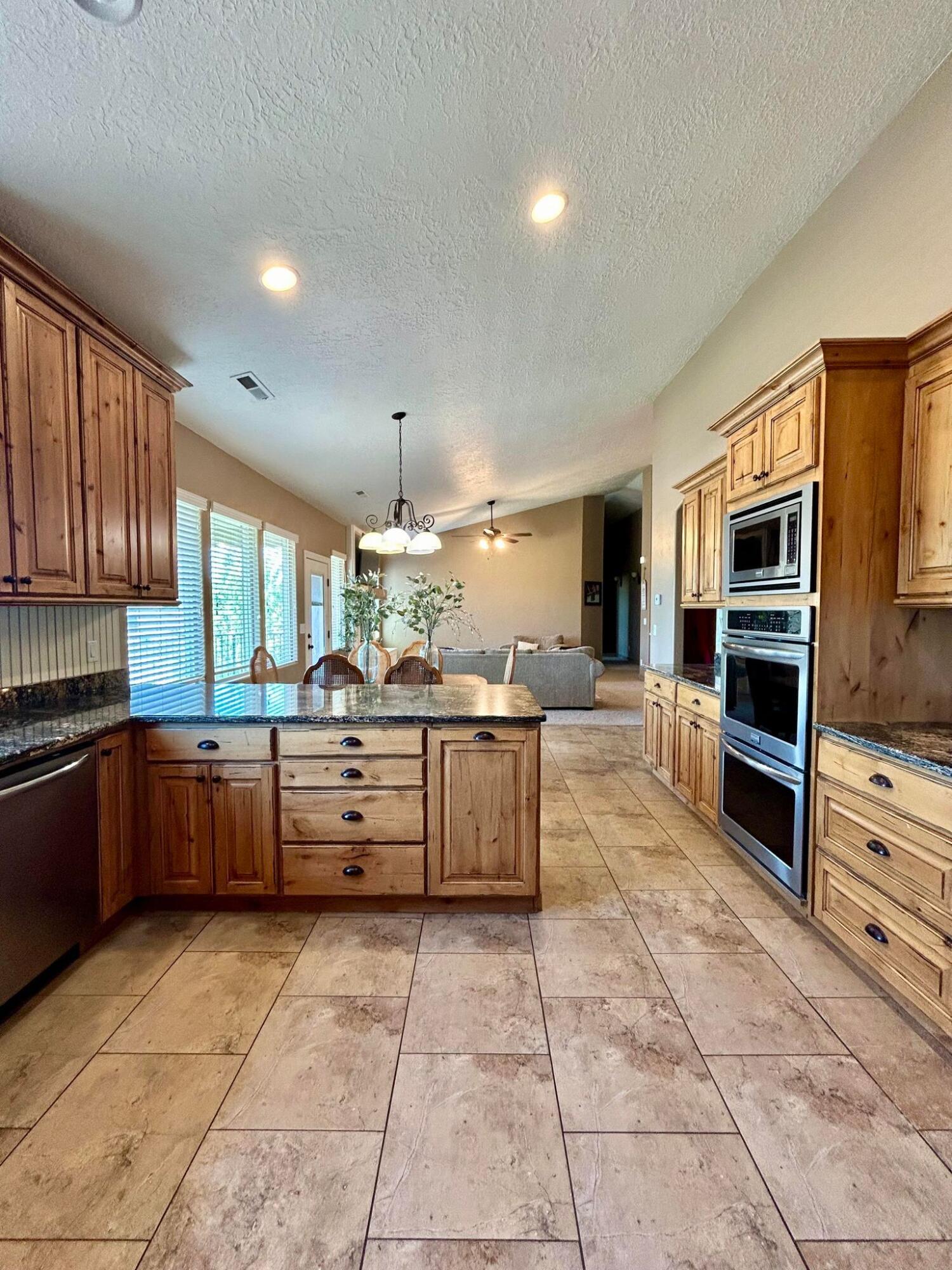 NORTH HILL ESTATES - Residential