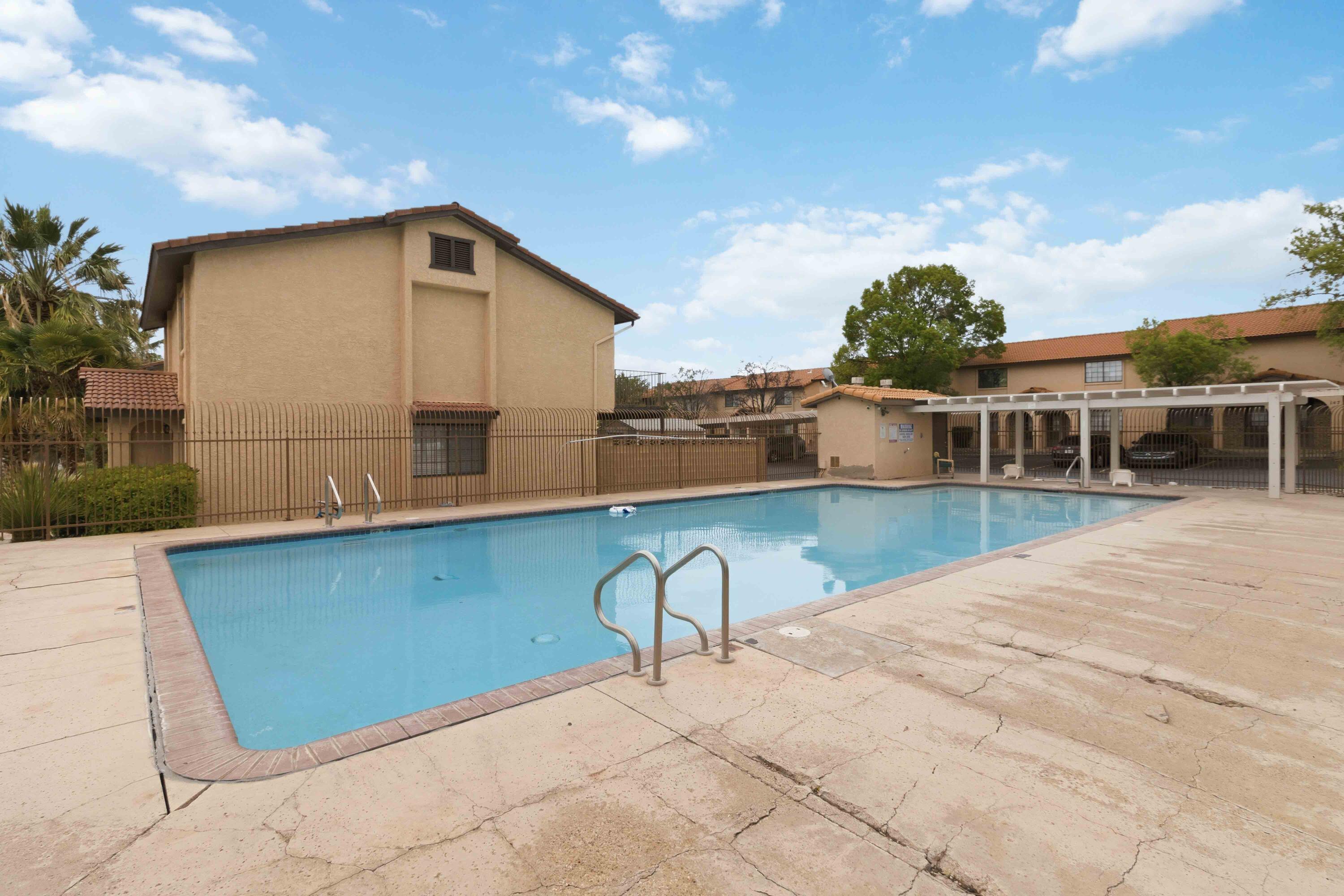 COLOR VIEW TOWNHOMES - Residential