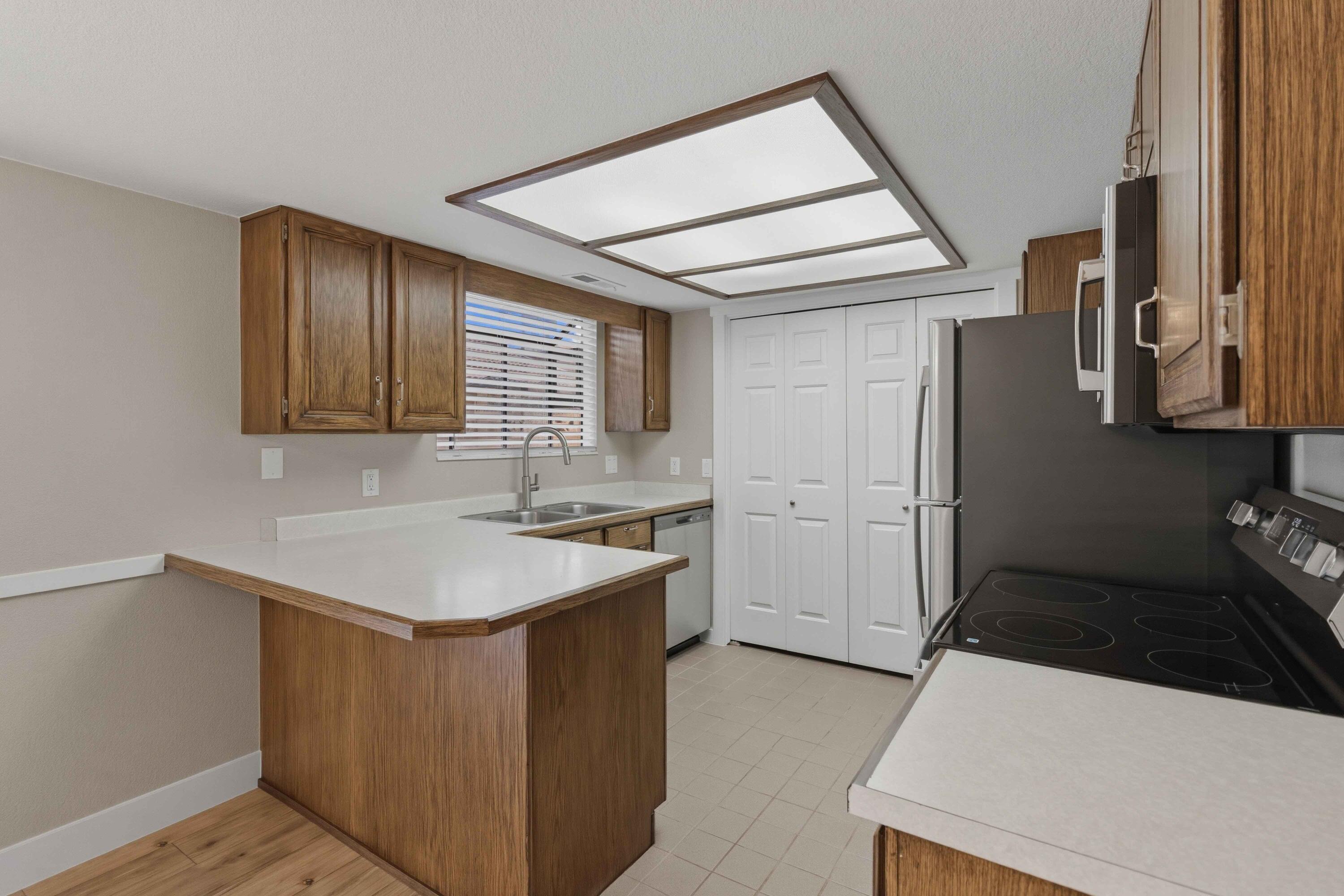 COLOR VIEW TOWNHOMES - Residential