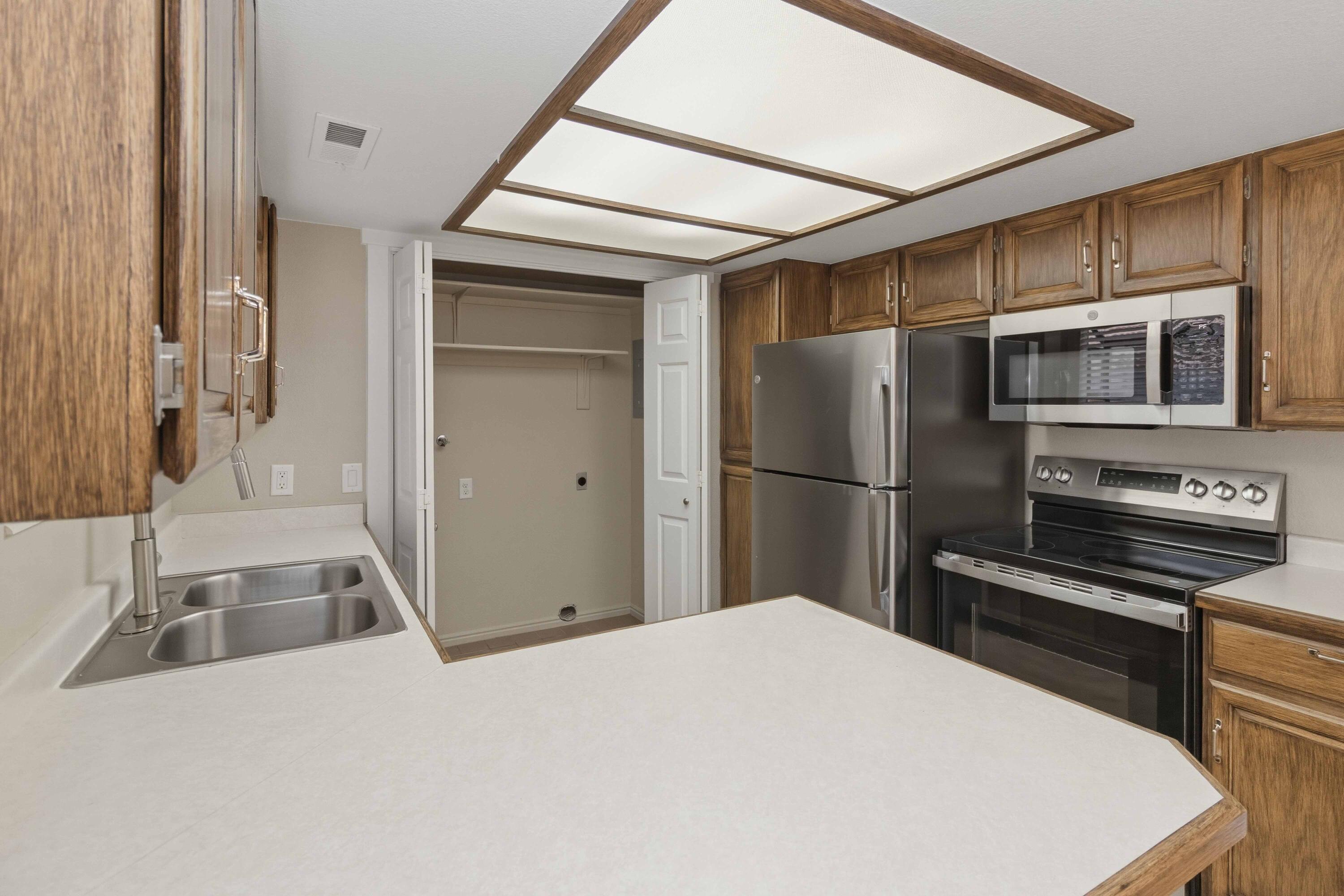 COLOR VIEW TOWNHOMES - Residential