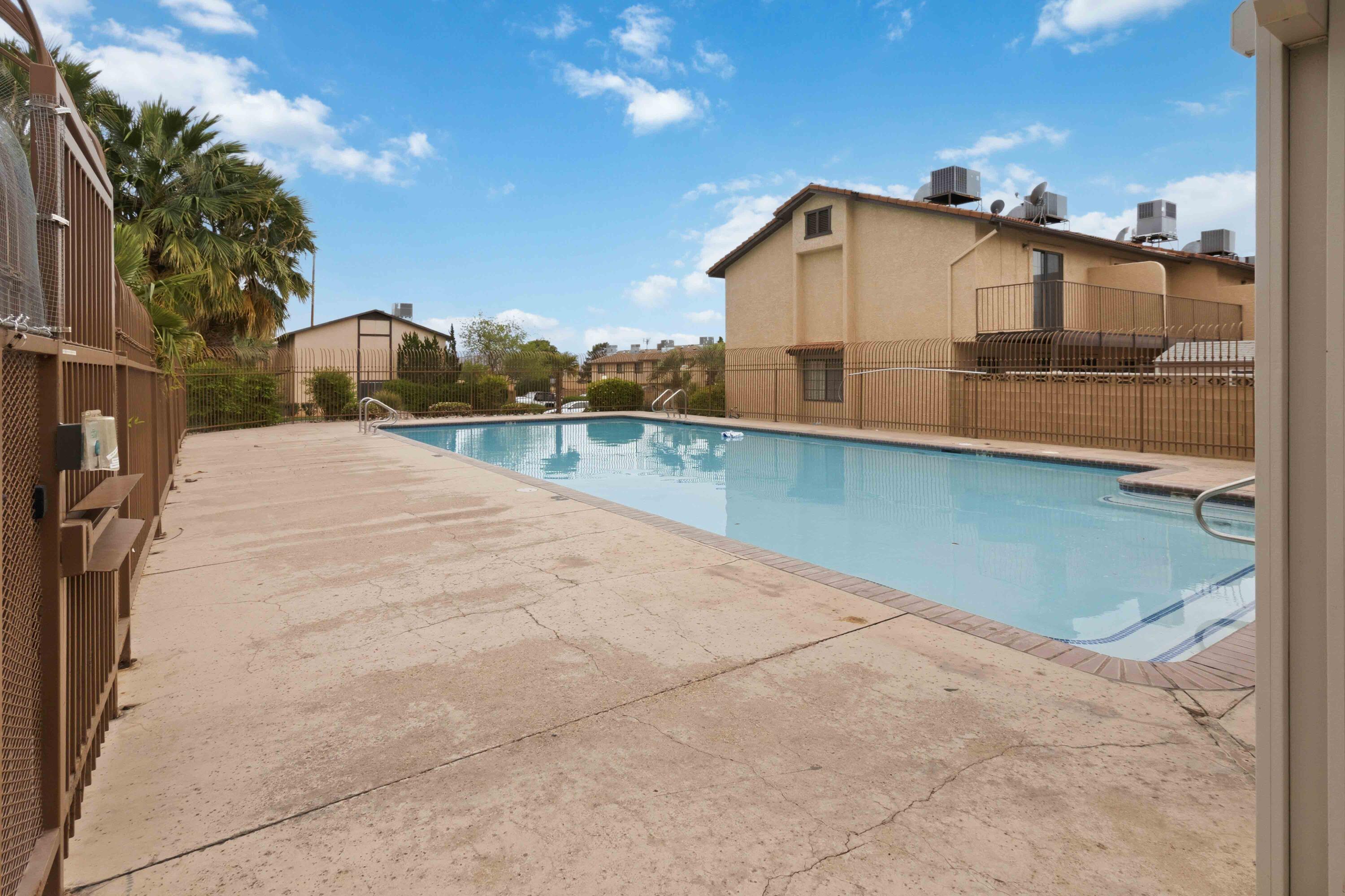 COLOR VIEW TOWNHOMES - Residential