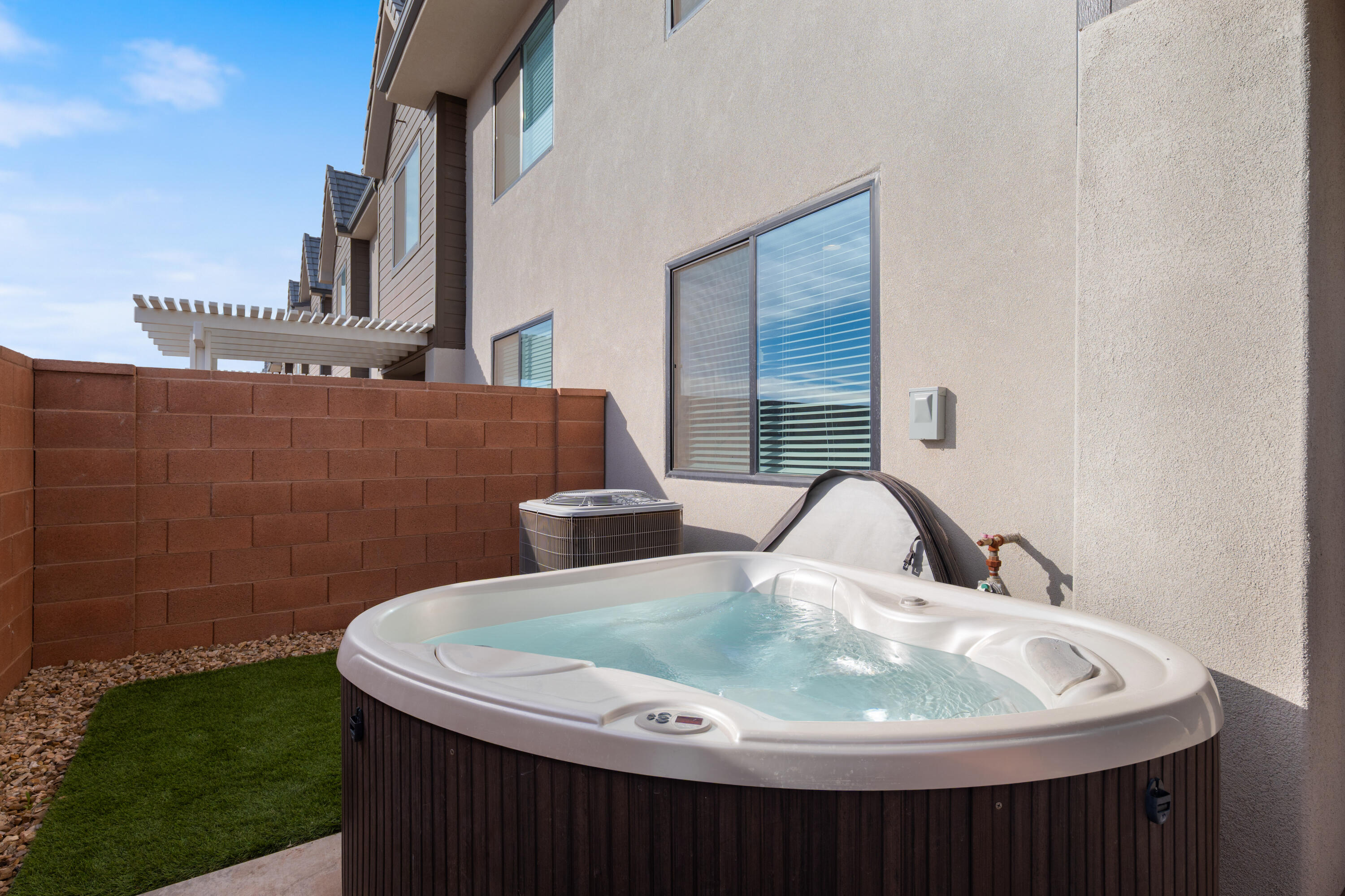 HERITAGE POINTE - Residential