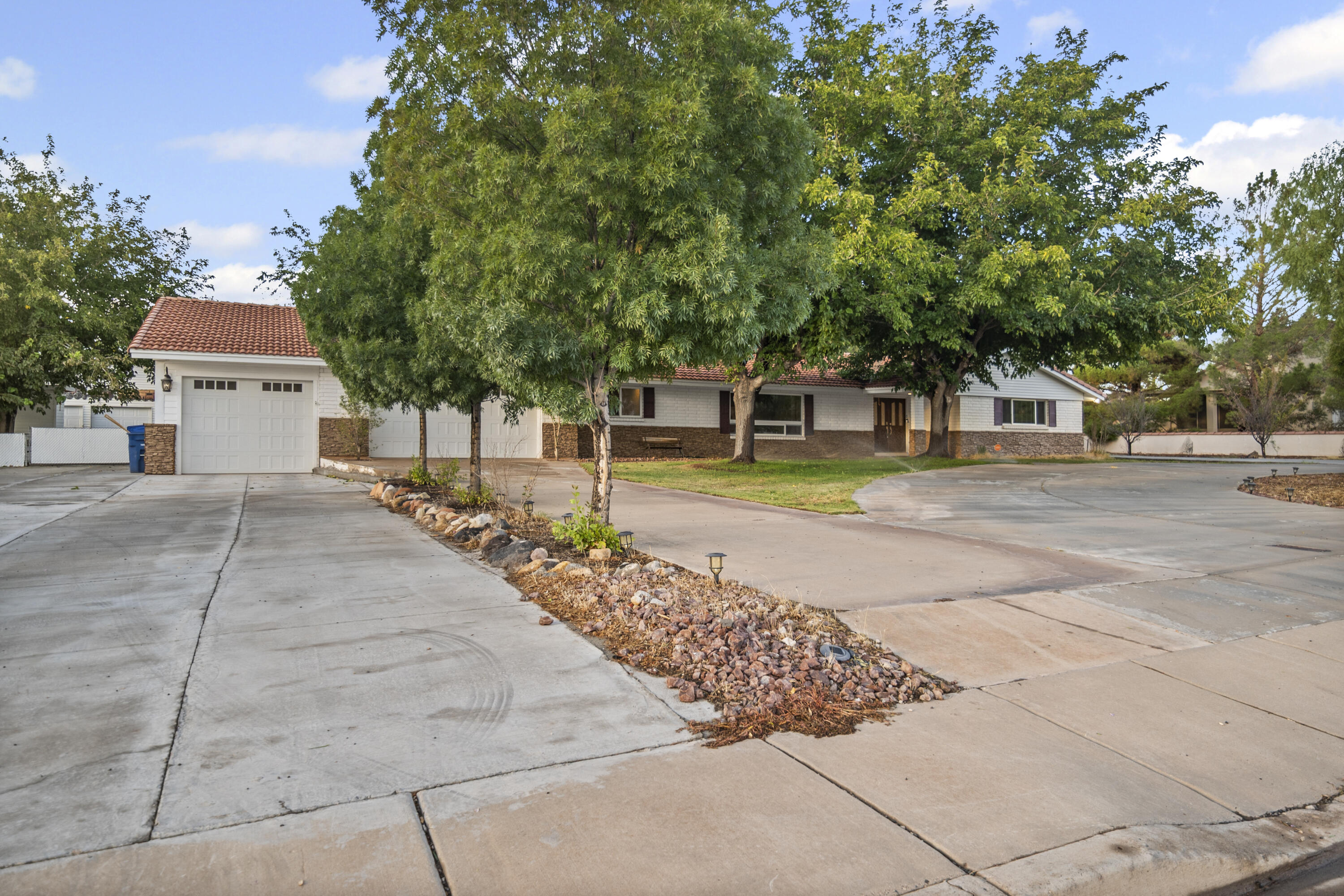 BLOOMINGTON RANCHES - Residential