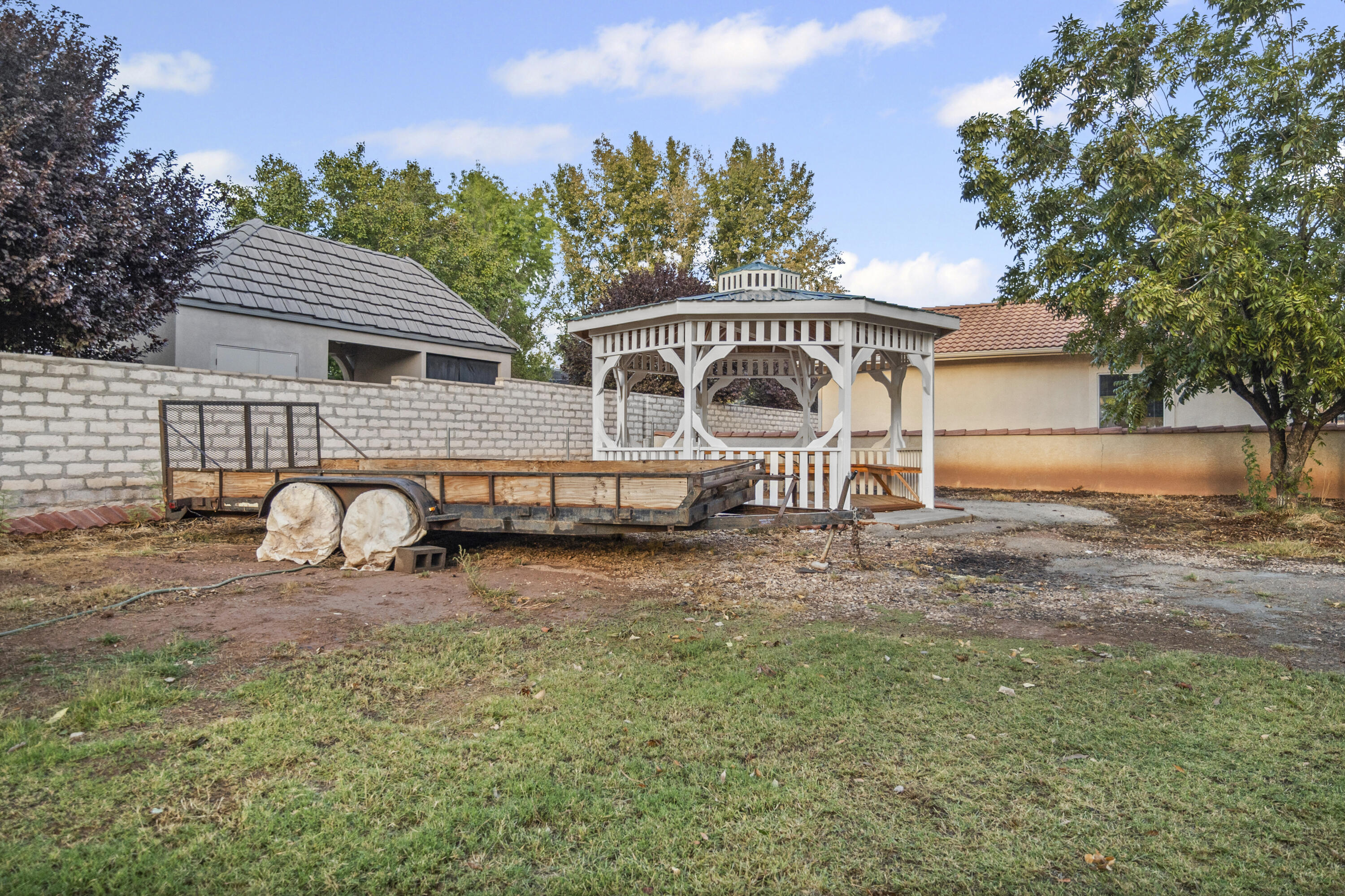 BLOOMINGTON RANCHES - Residential