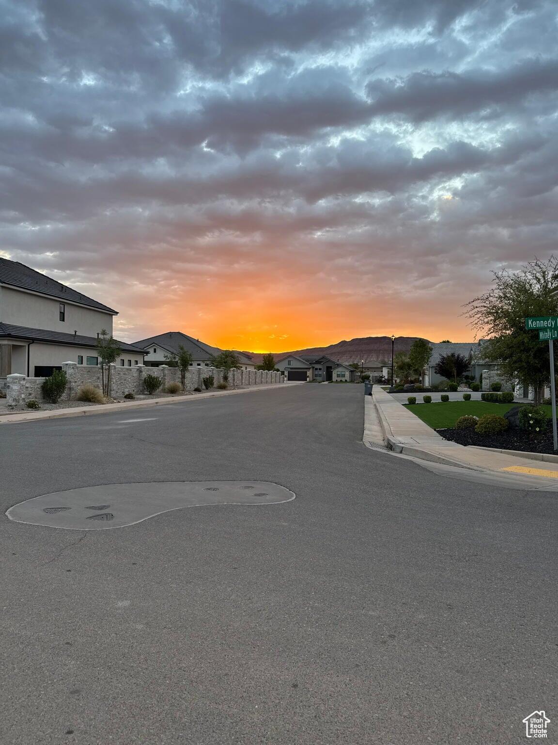 HAWKEYE POINTE SUB - Residential