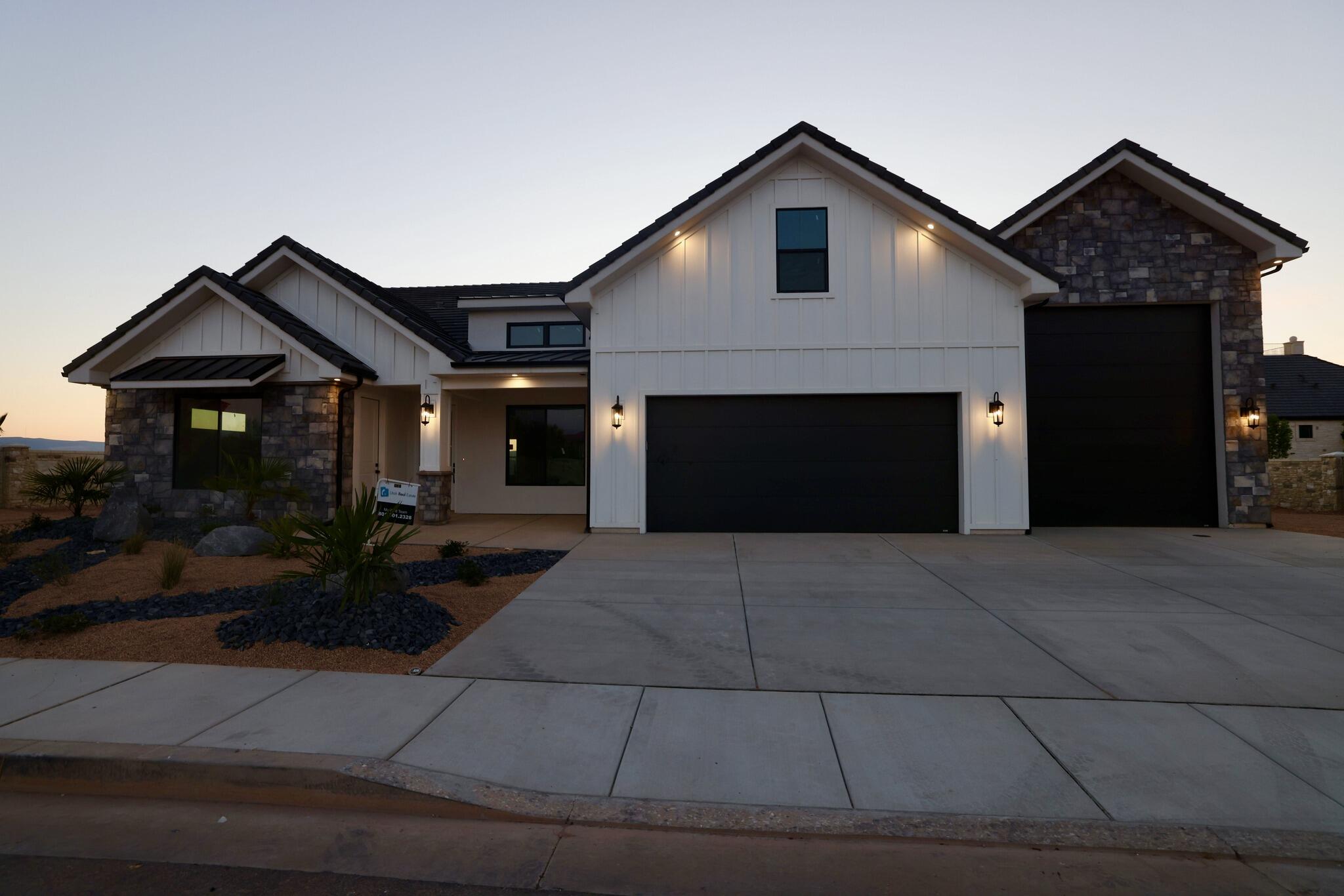 HAWKEYE POINTE SUB - Residential