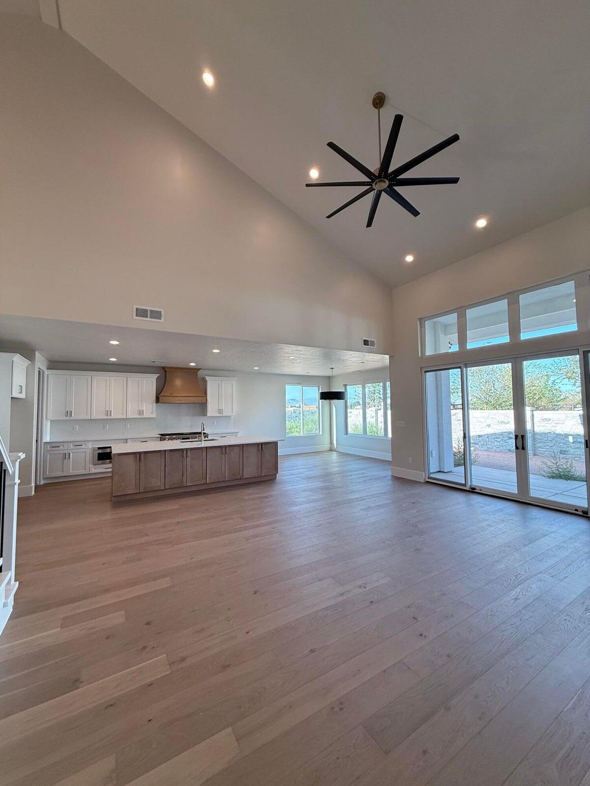 HAWKEYE POINTE SUB - Residential