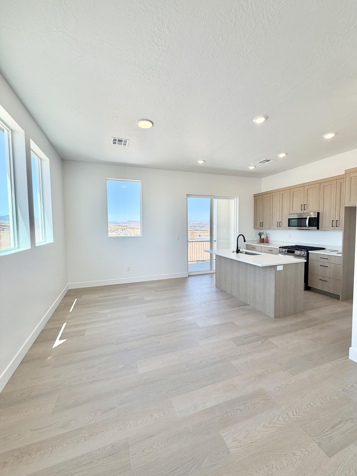 DESERT COLOR SAGE HAVEN - Residential