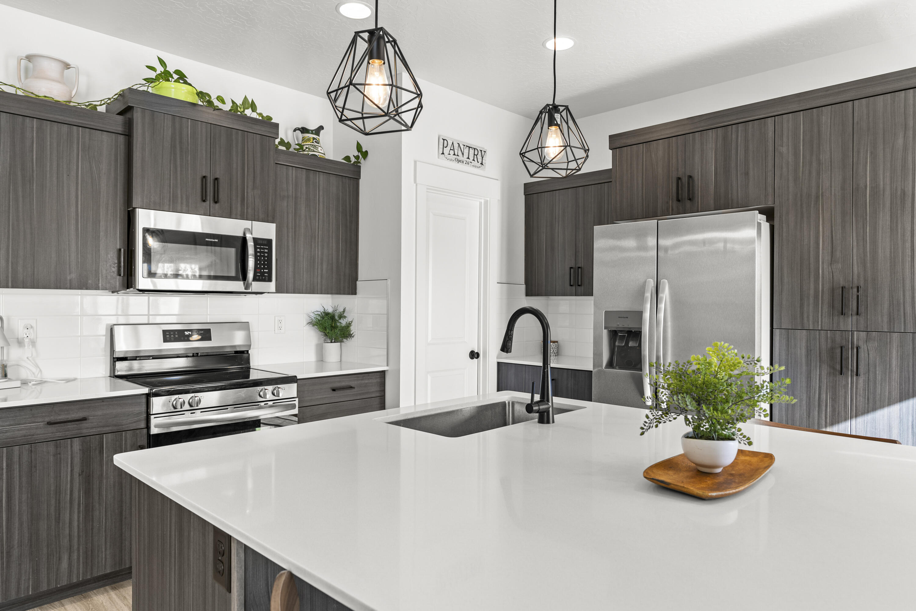 SOUTH DESERT TH - Residential