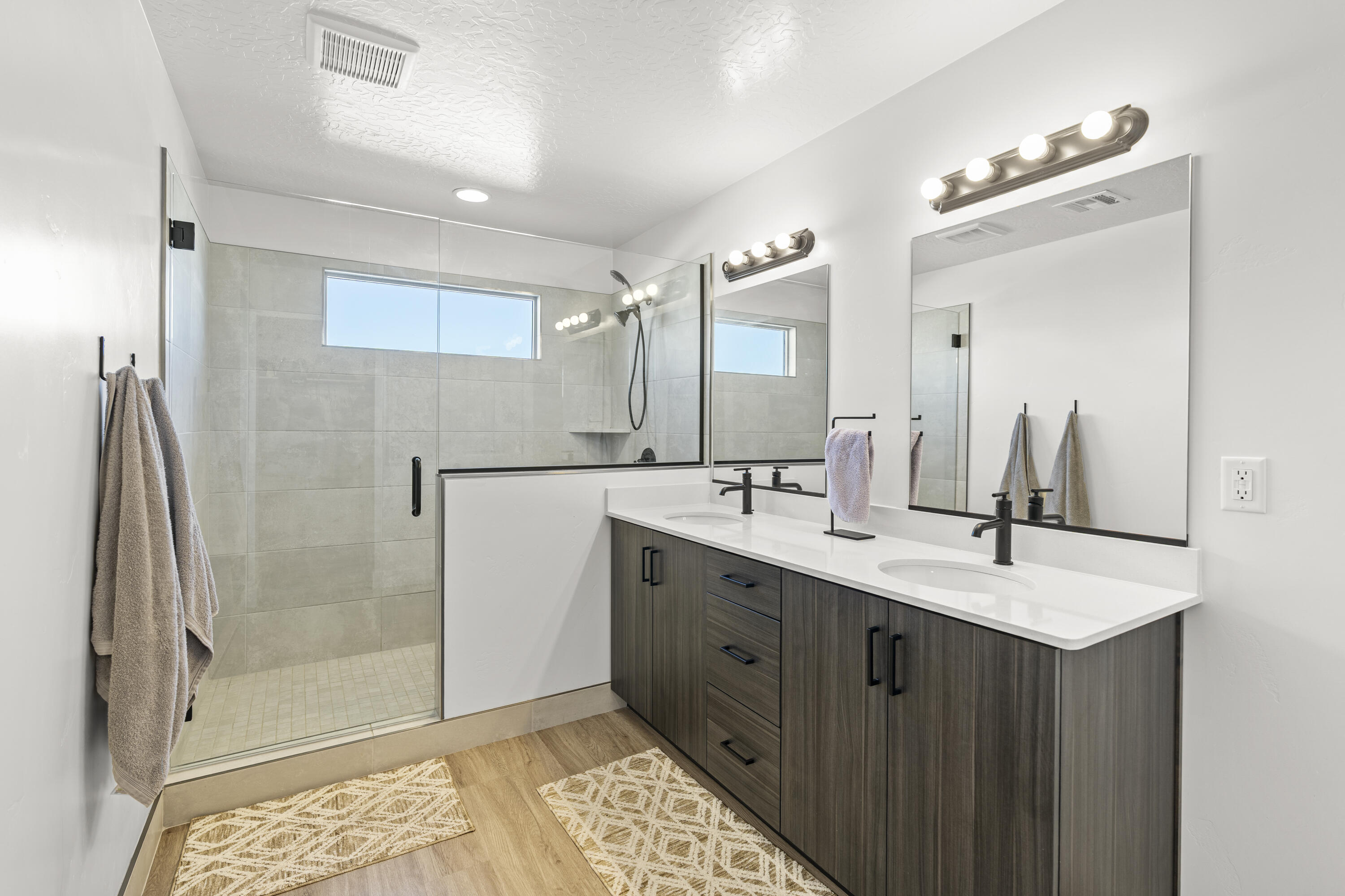 SOUTH DESERT TH - Residential