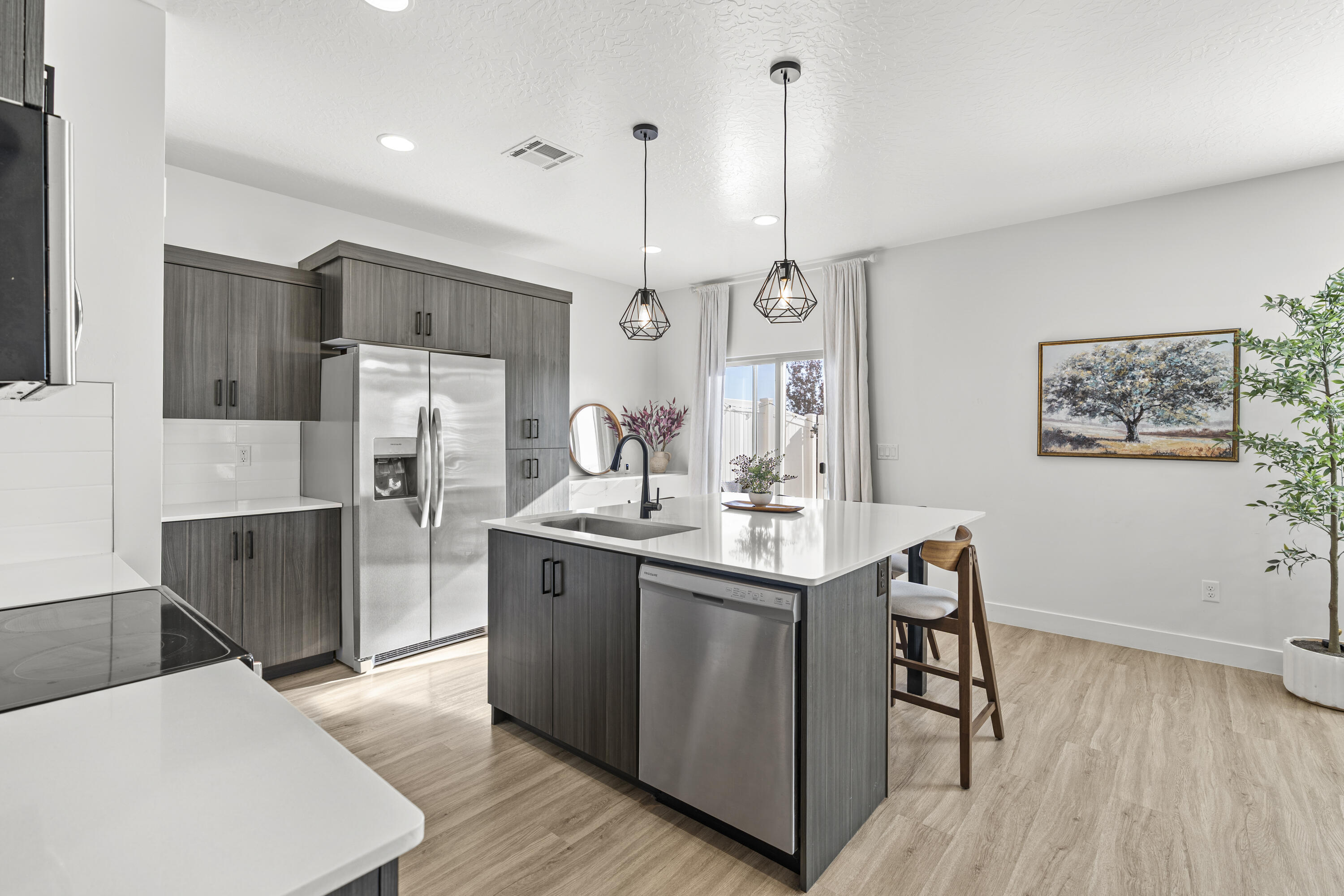 SOUTH DESERT TH - Residential