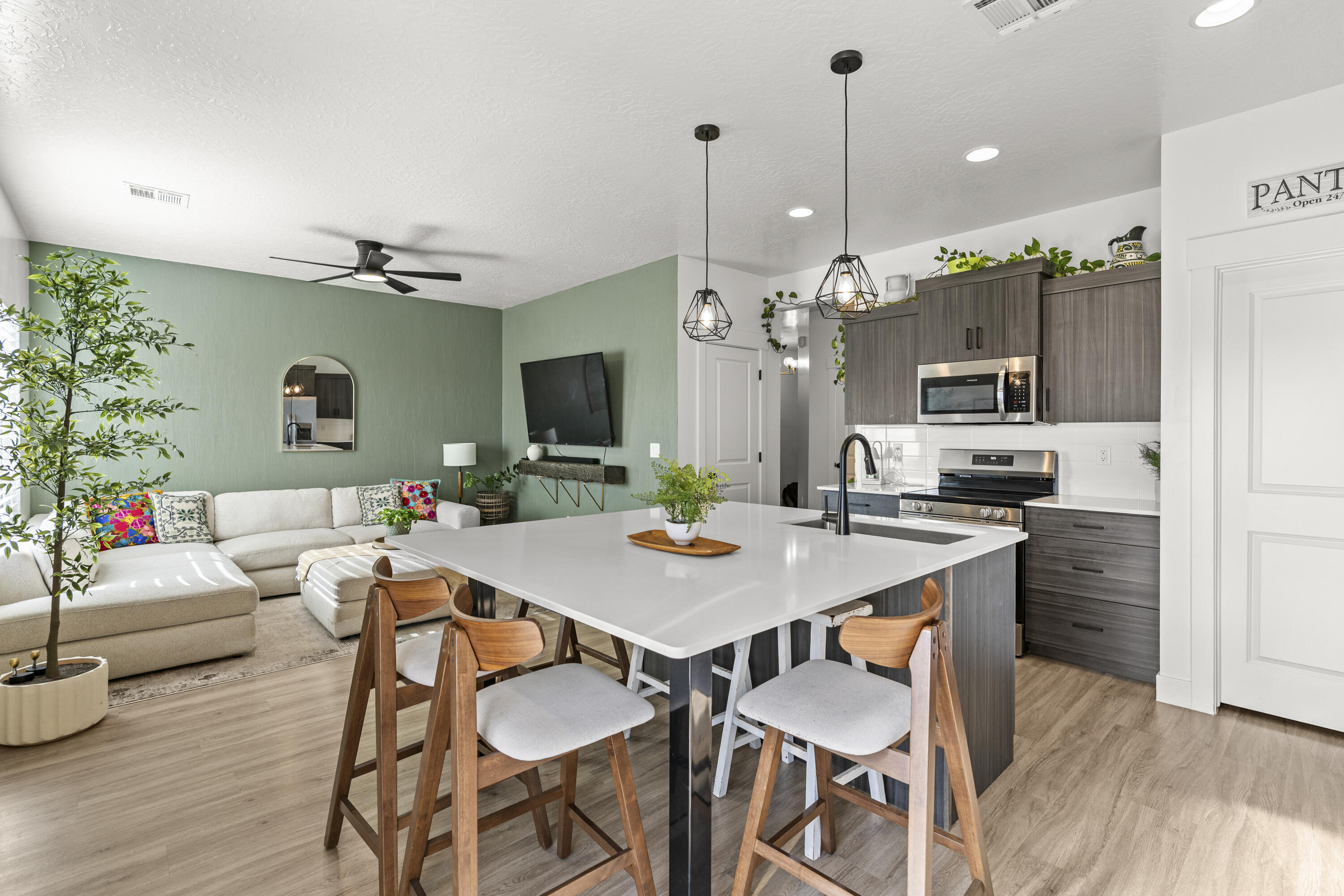 SOUTH DESERT TH - Residential