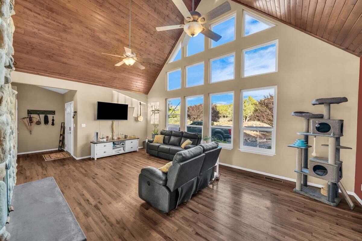 DAMMERON VALLEY FARMS - Residential