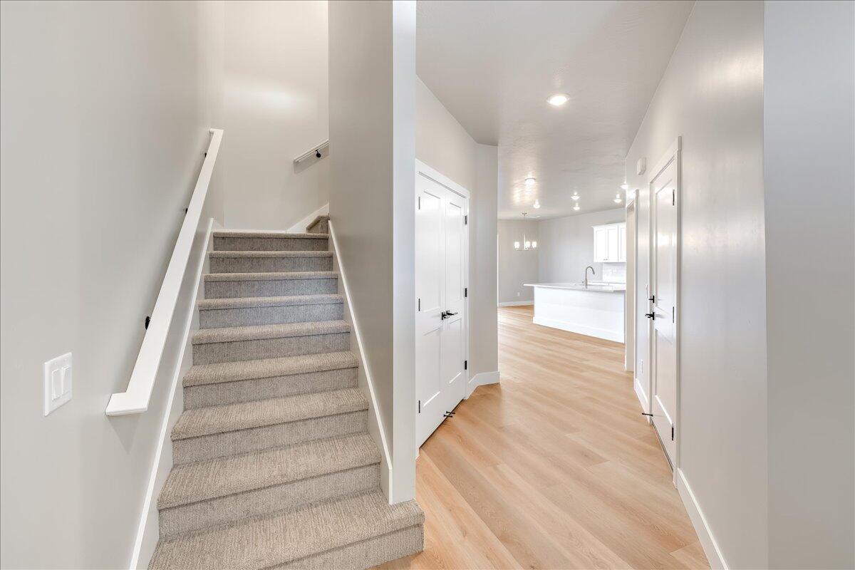 HURRICANE HEIGHTS TOWNHOMES - Residential