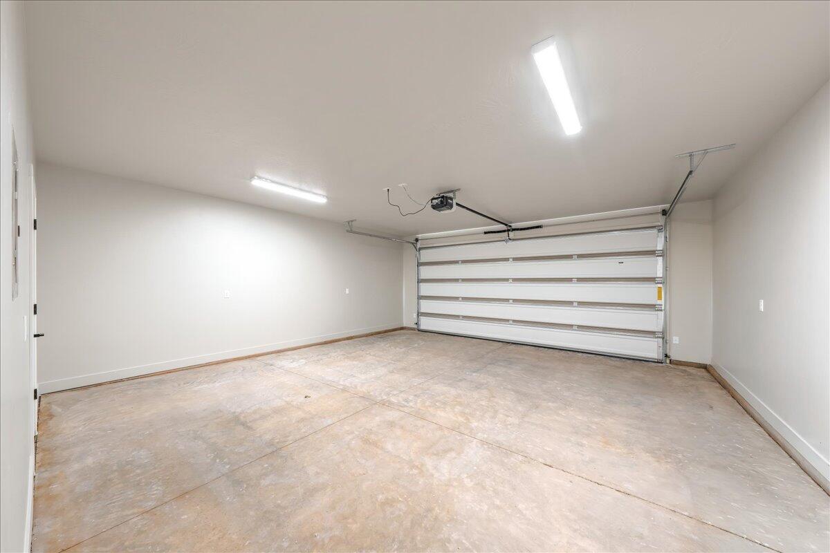 HURRICANE HEIGHTS TOWNHOMES - Residential