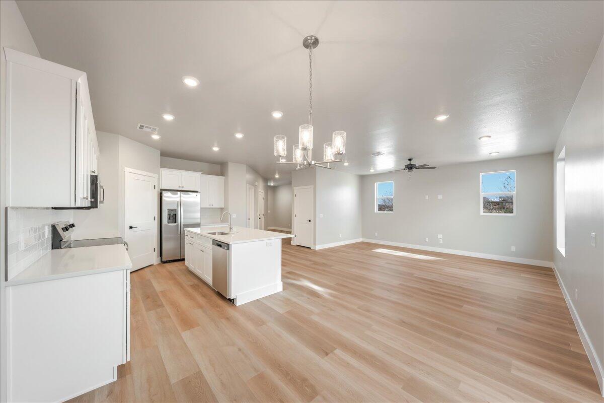 HURRICANE HEIGHTS TOWNHOMES - Residential