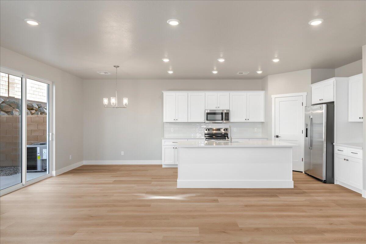 HURRICANE HEIGHTS TOWNHOMES - Residential