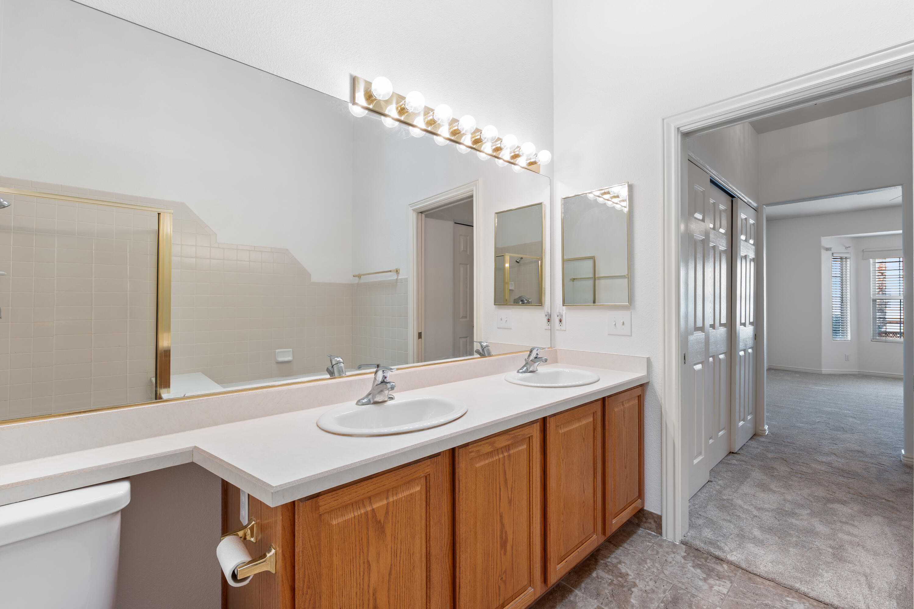 RIVER COVE TOWNHOMES - Residential