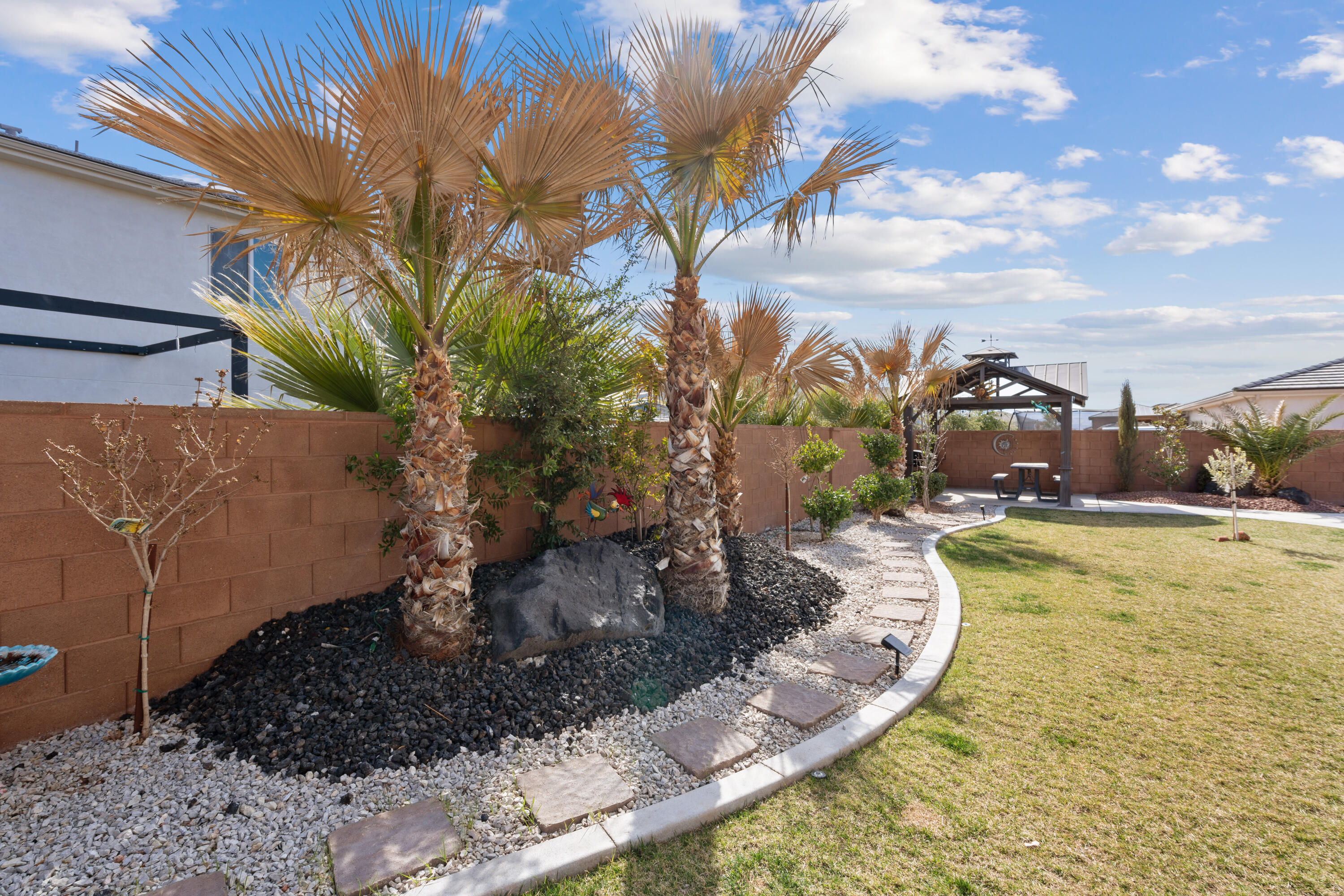 SAGE CANYON - Residential